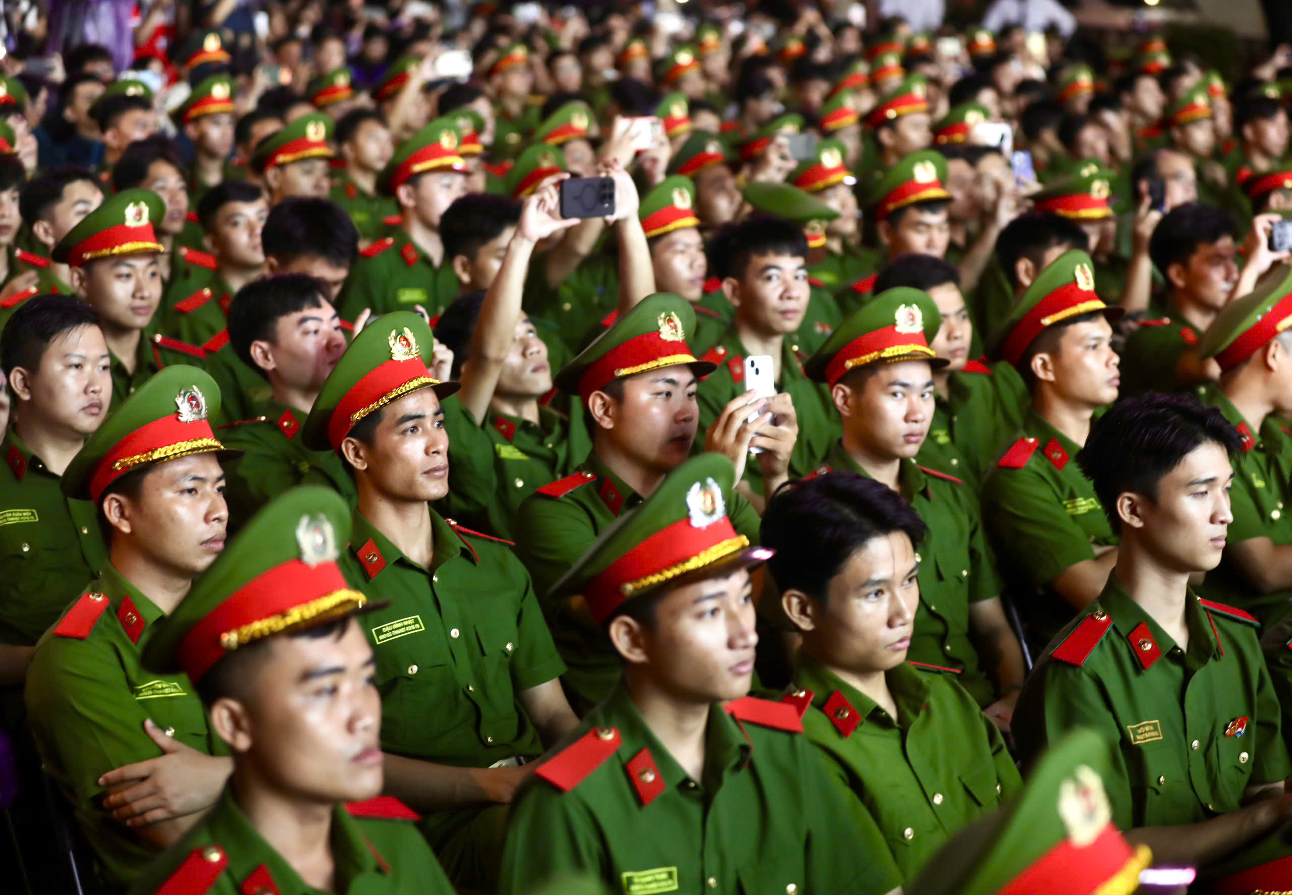 Khai mạc chuỗi sự kiện Gala 'Tổ quốc bình yên' tại phố đi bộ Nguyễn Huệ- Ảnh 4. Khai mạc chuỗi sự kiện Gala 'Tổ quốc bình yên' tại phố đi bộ Nguyễn Huệ- Ảnh 4.