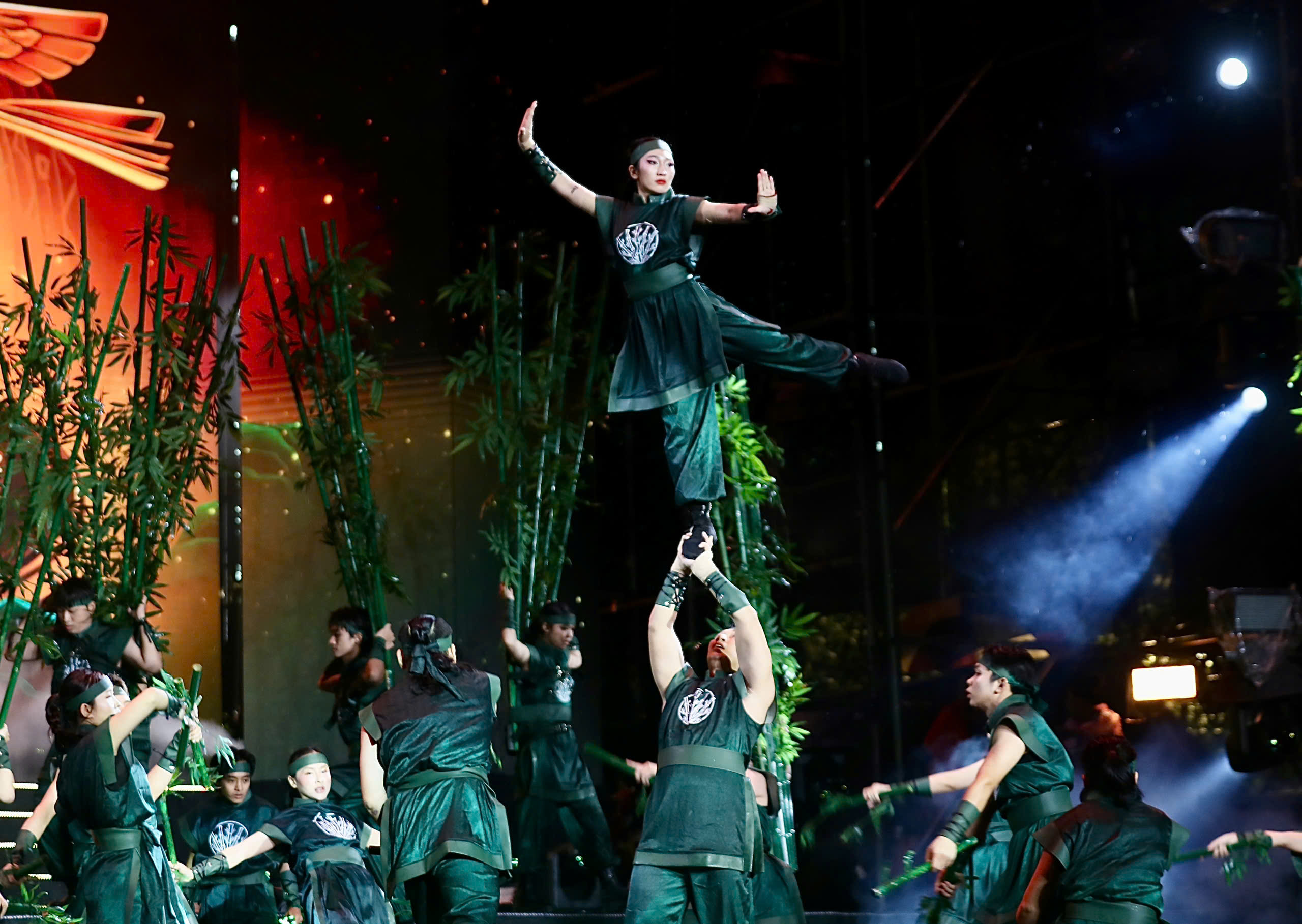 Khai mạc chuỗi sự kiện Gala 'Tổ quốc bình yên' tại phố đi bộ Nguyễn Huệ- Ảnh 3. Khai mạc chuỗi sự kiện Gala 'Tổ quốc bình yên' tại phố đi bộ Nguyễn Huệ- Ảnh 3.