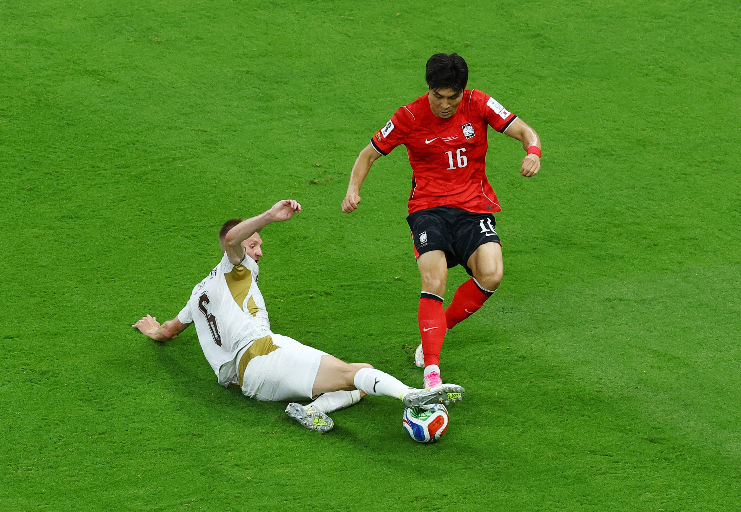 Bóng đá châu Á quá hay ở World Cup 2026: Nhật Bản, Hàn Quốc là 'cờ đầu' - Ảnh 2.