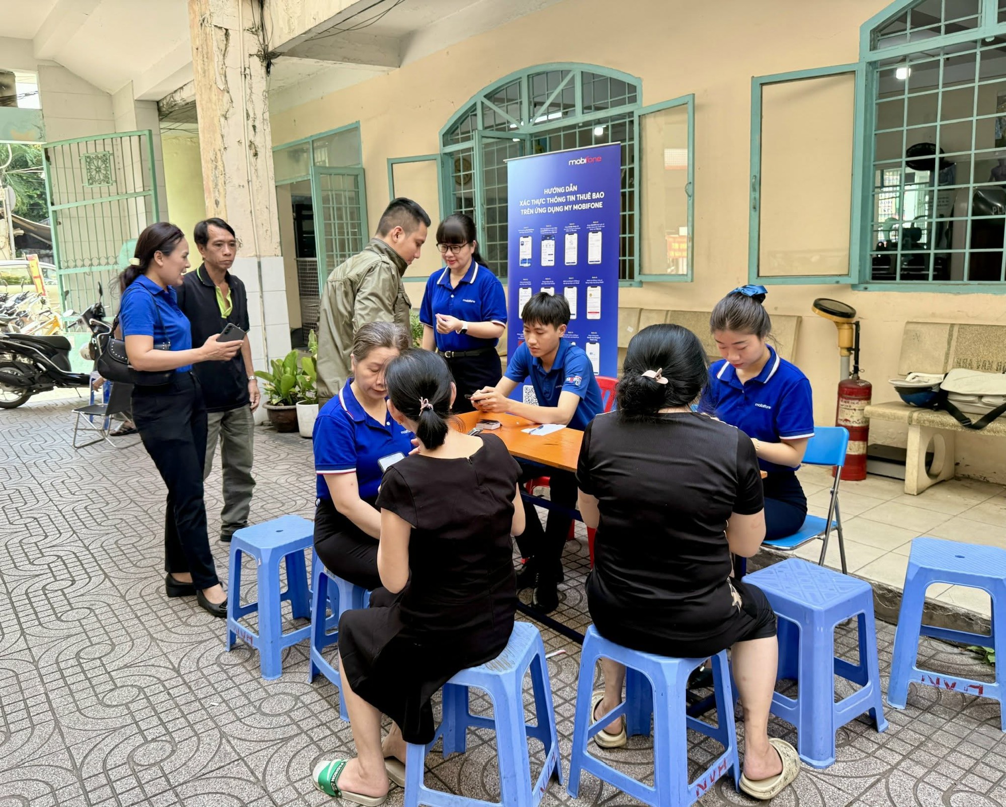 Xác thực SIM di động chạy đua trước giờ 'G'- Ảnh 1. Xác thực SIM di động chạy đua trước giờ 'G'- Ảnh 1.