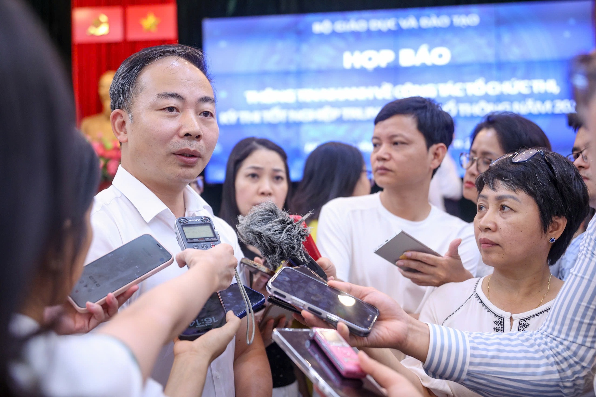 Tin tức đặc biệt trên báo in Thanh Niên 13.6.2026 - Ảnh 1. Tin tức đặc biệt trên báo in Thanh Niên 13.6.2026 - Ảnh 1.