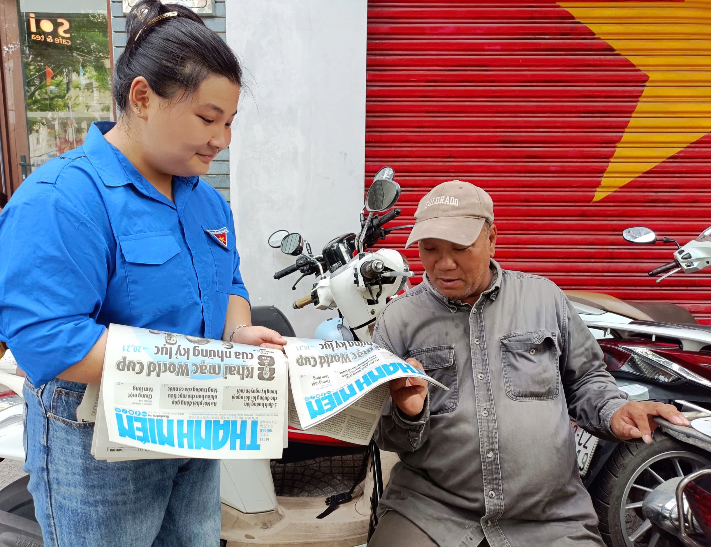 Thi tốt nghiệp THPT: Phụ huynh Đà Nẵng vơi bớt áp lực nhờ món quà ý nghĩa- Ảnh 9. Thi tốt nghiệp THPT: Phụ huynh Đà Nẵng vơi bớt áp lực nhờ món quà ý nghĩa- Ảnh 9.
