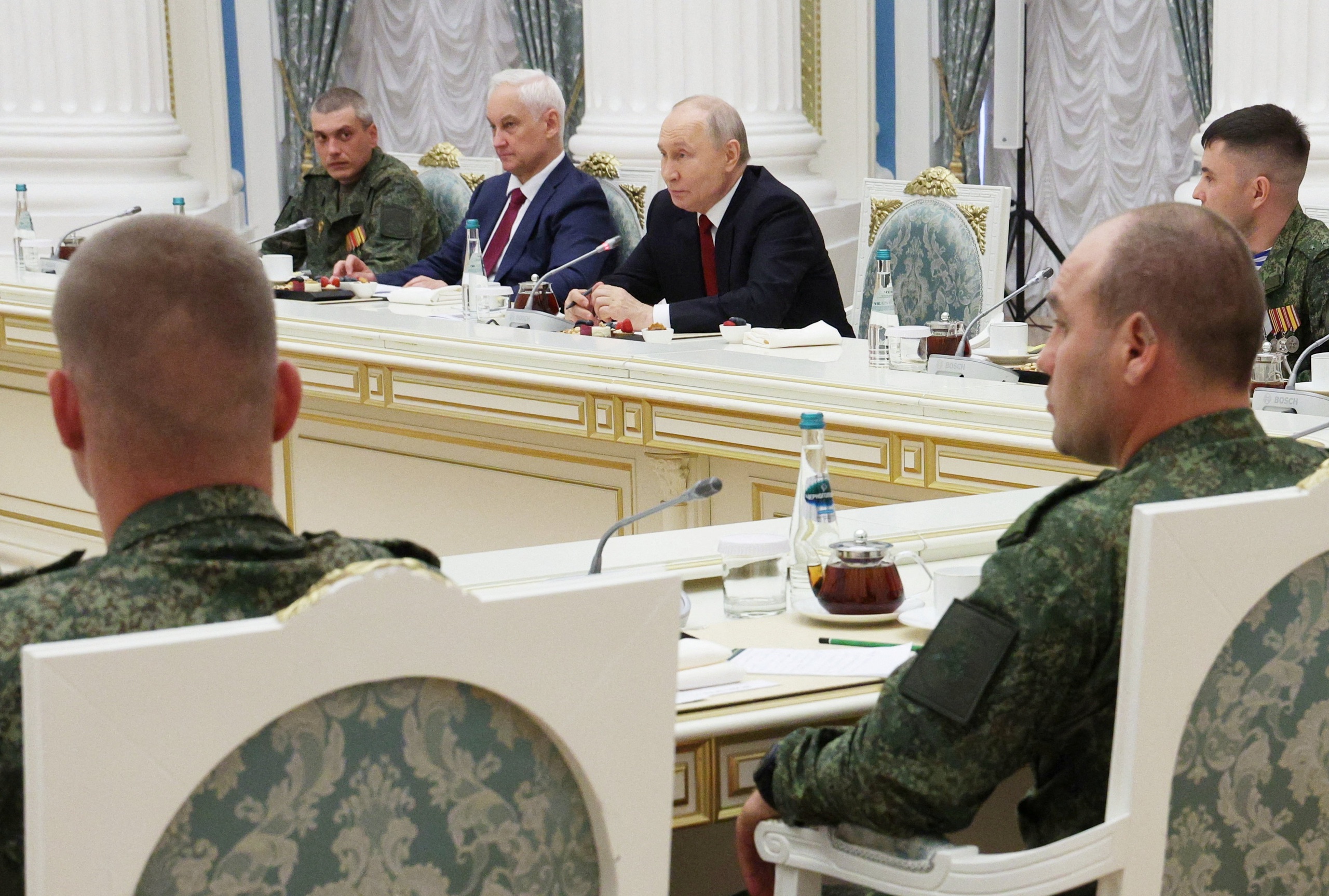 Đ&ograve;n tập k&iacute;ch của Ukraine, đối thủ của Starlink, đối đầu NATO: &Ocirc;ng Putin n&oacute;i g&igrave;? - Ảnh 1.