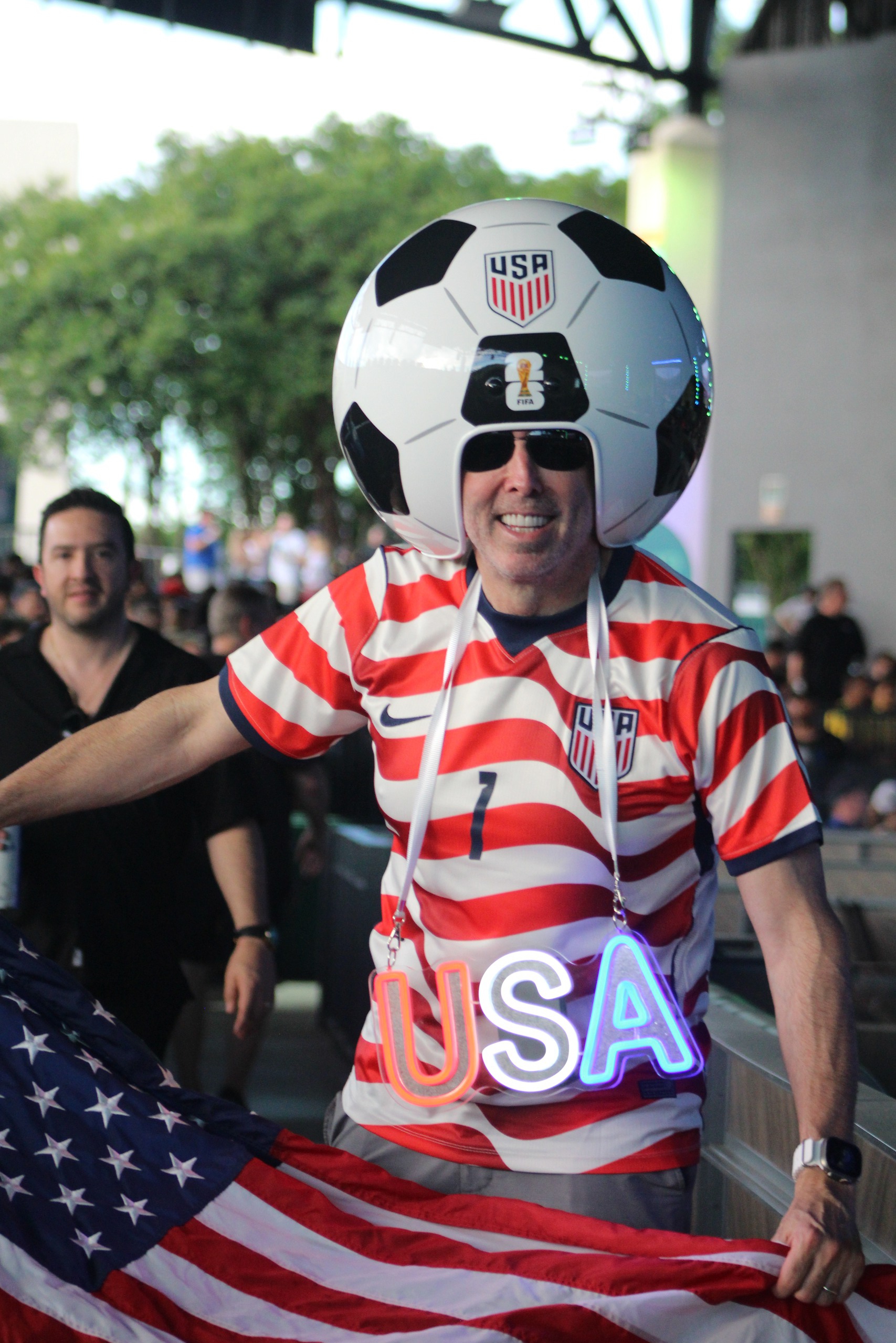 Người Việt định "đột nhập" FIFA Fan Festival™ Dallas và tận hưởng giờ khai mạc ra sao? - Ảnh 1.