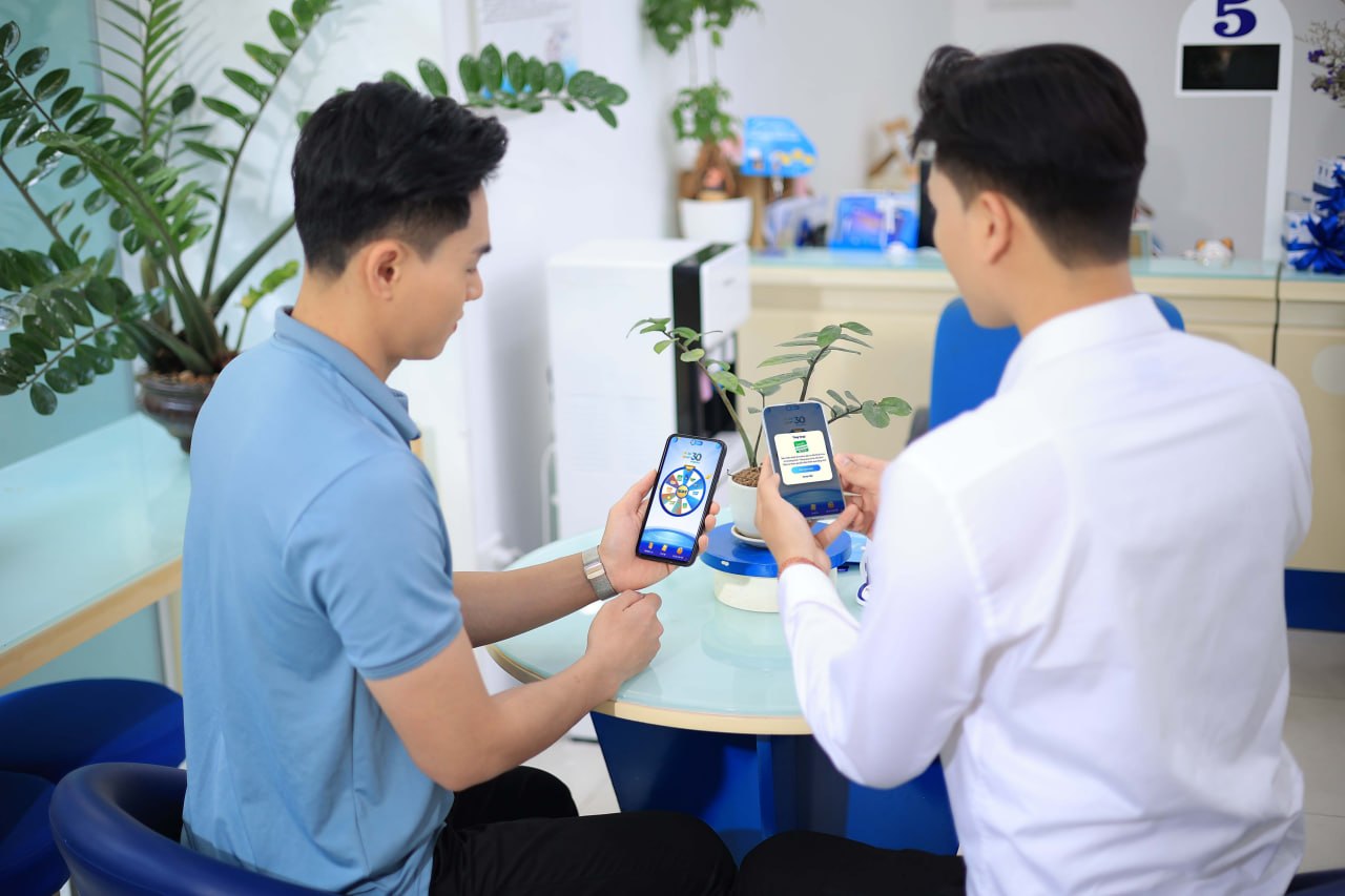 Gắn bó càng lâu, nhận quà càng lớn cùng VinaPhone - Ảnh 2.