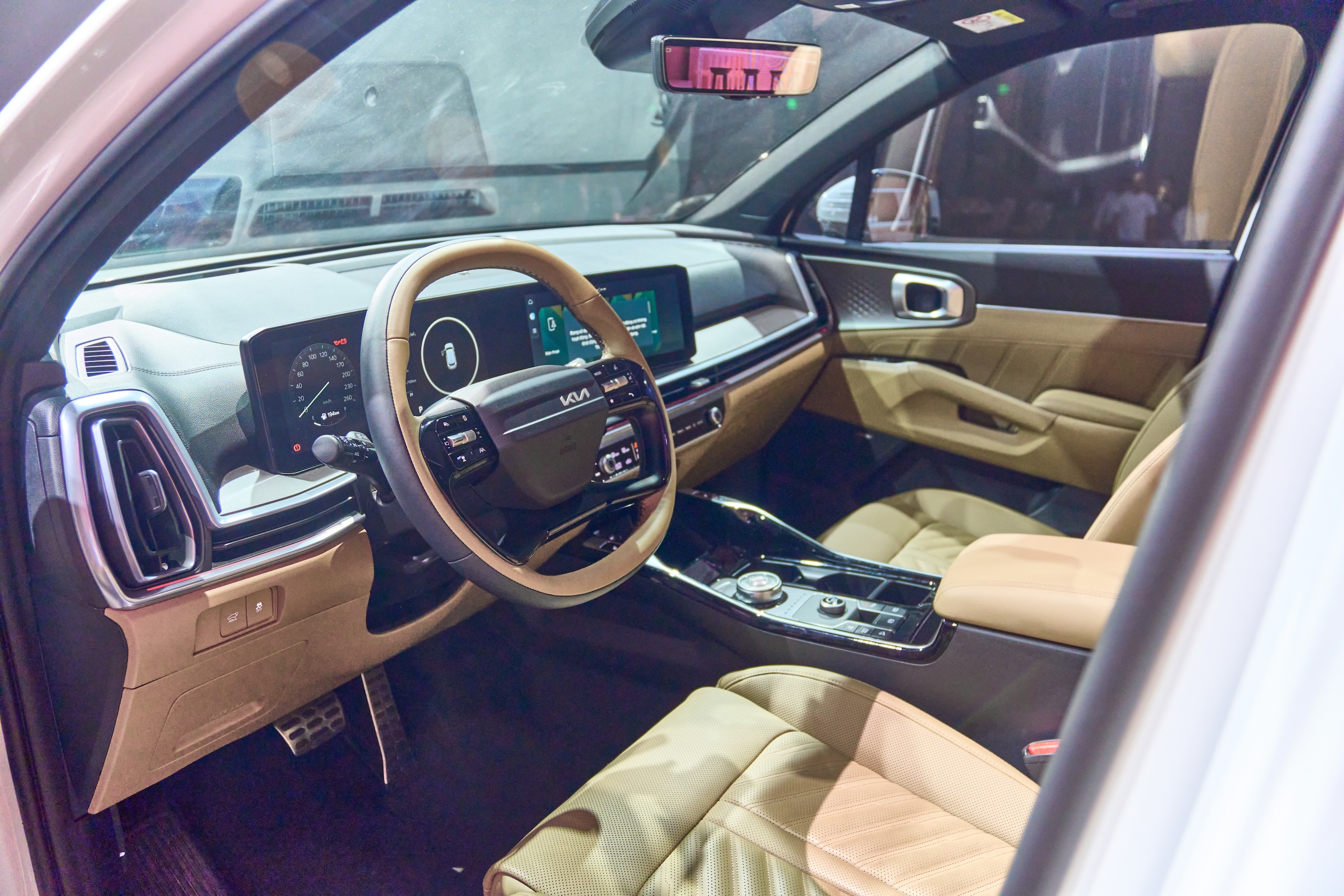 Lợi thế nào giúp KIA Sorento Hybrid cạnh tranh trong phân khúc xe 7 chỗ? - Ảnh 5.