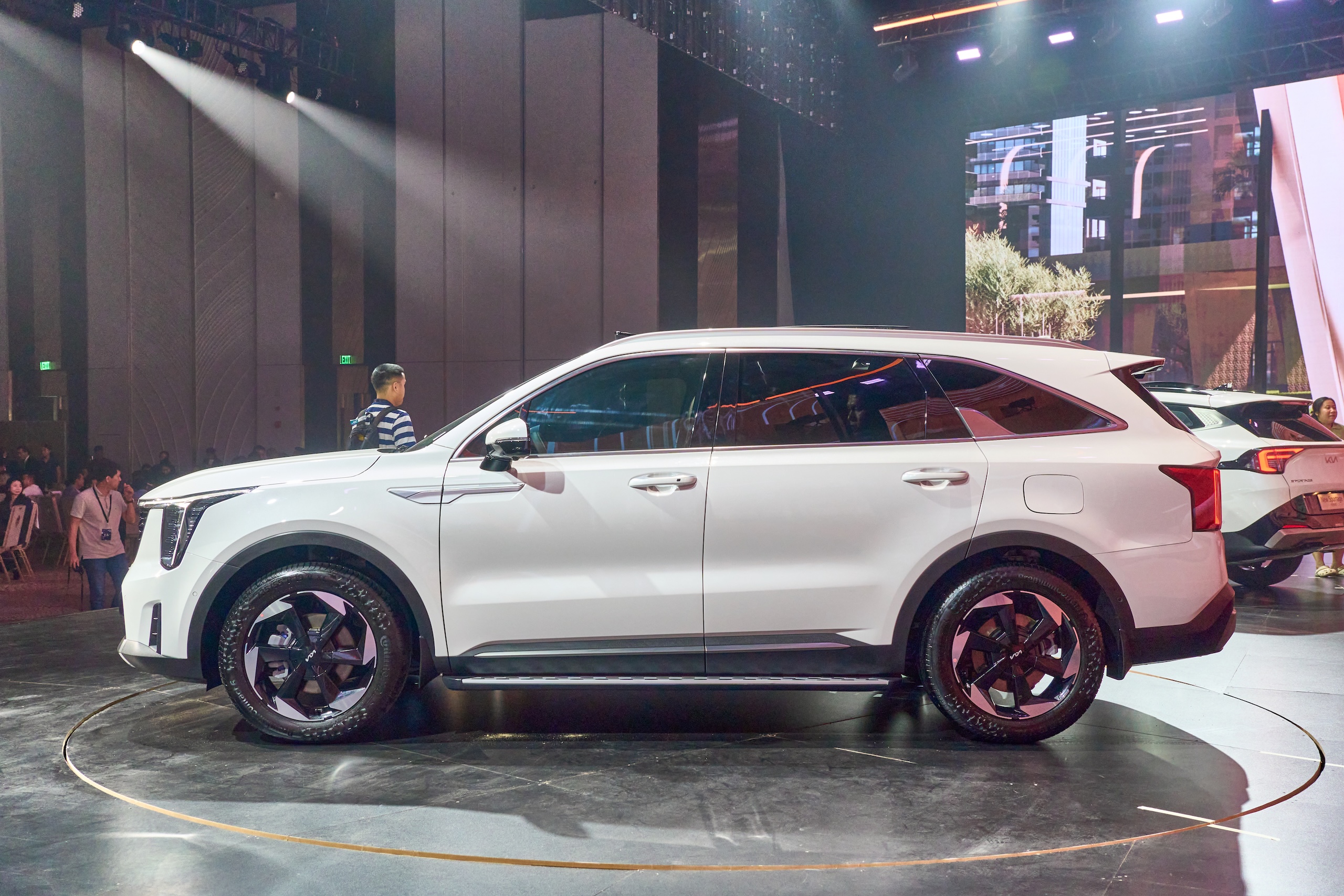Lợi thế nào giúp KIA Sorento Hybrid cạnh tranh trong phân khúc xe 7 chỗ? - Ảnh 3.