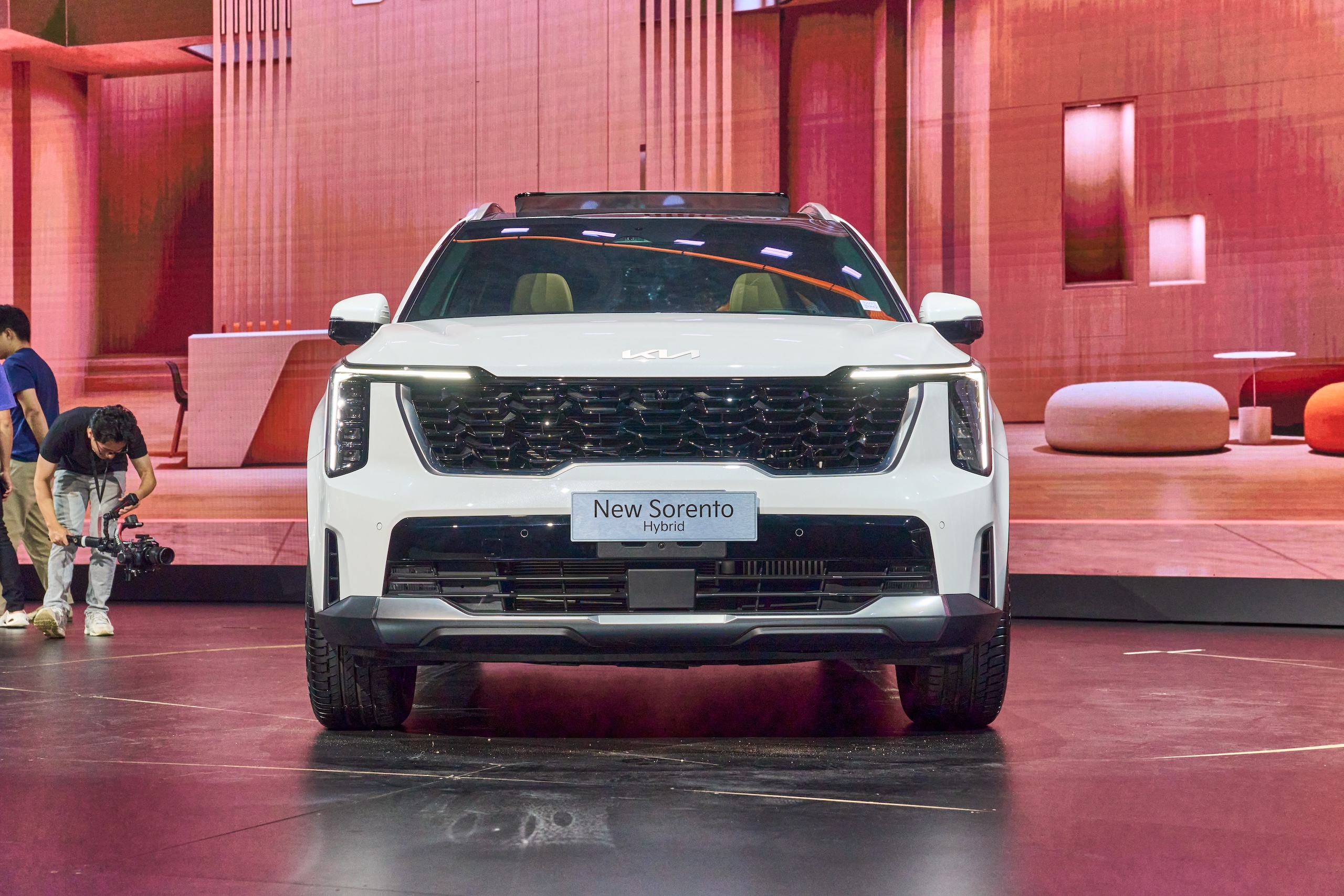 Lợi thế nào giúp KIA Sorento Hybrid cạnh tranh trong phân khúc xe 7 chỗ? - Ảnh 2.