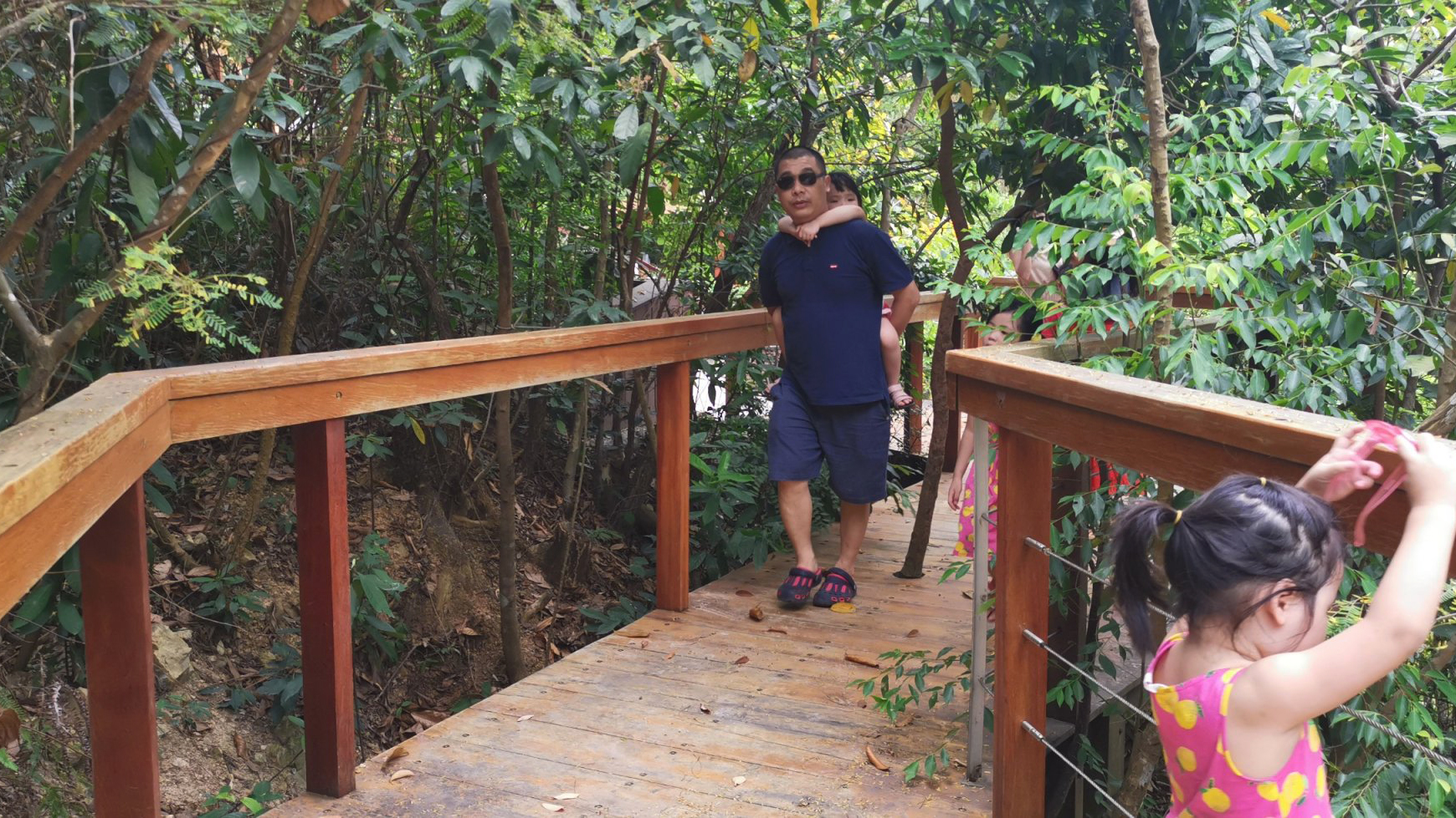 Vào top 100 thế giới, bãi tắm Soi Sim vẫn đóng cửa- Ảnh 3. Vào top 100 thế giới, bãi tắm Soi Sim vẫn đóng cửa- Ảnh 3.
