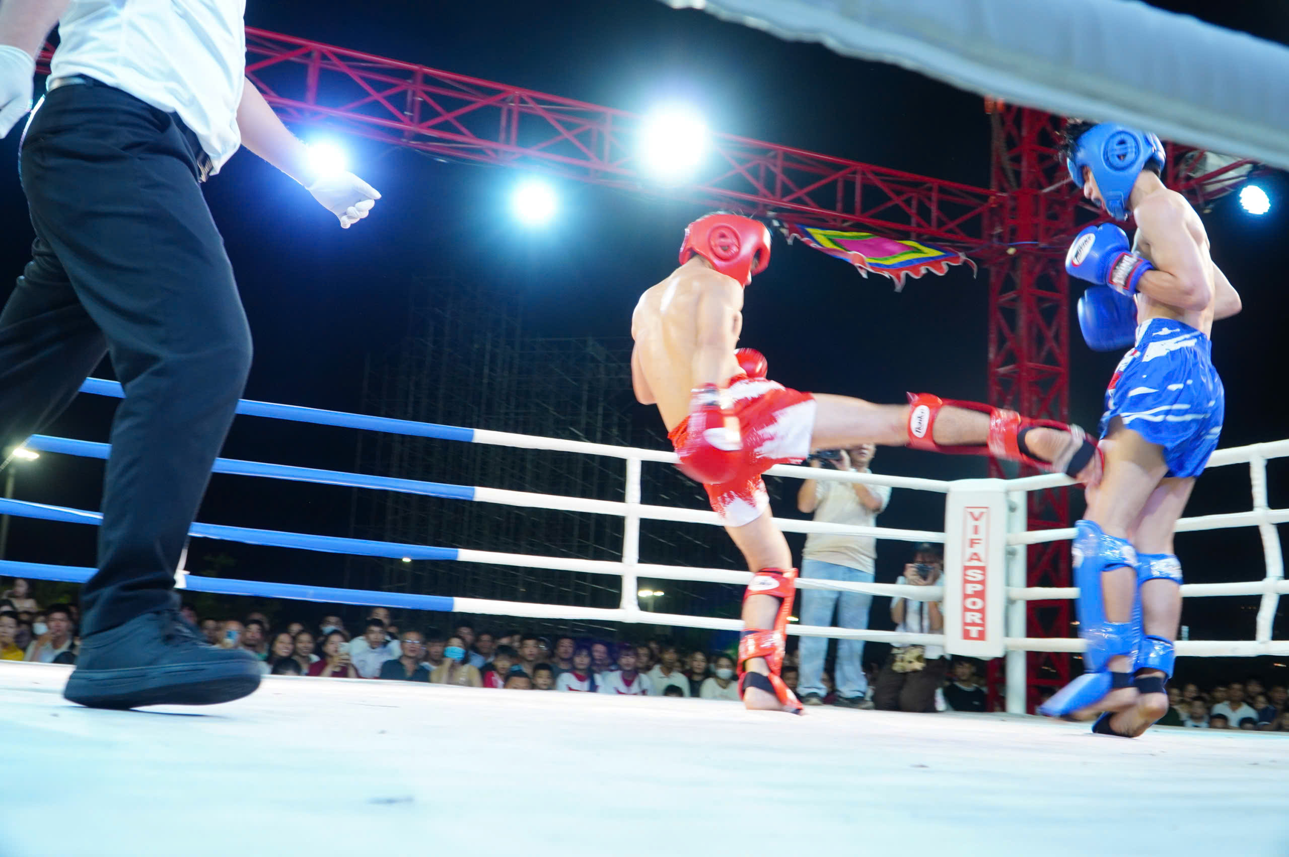 Những màn đối kháng nghẹt thở tại giải kickboxing Gia Lai- Ảnh 3.