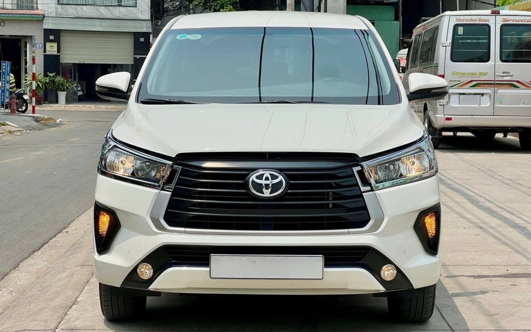 Mua Toyota Innova số sàn 3 năm trước, hiện chủ xe lỗ bao nhiêu? - Ảnh 2.