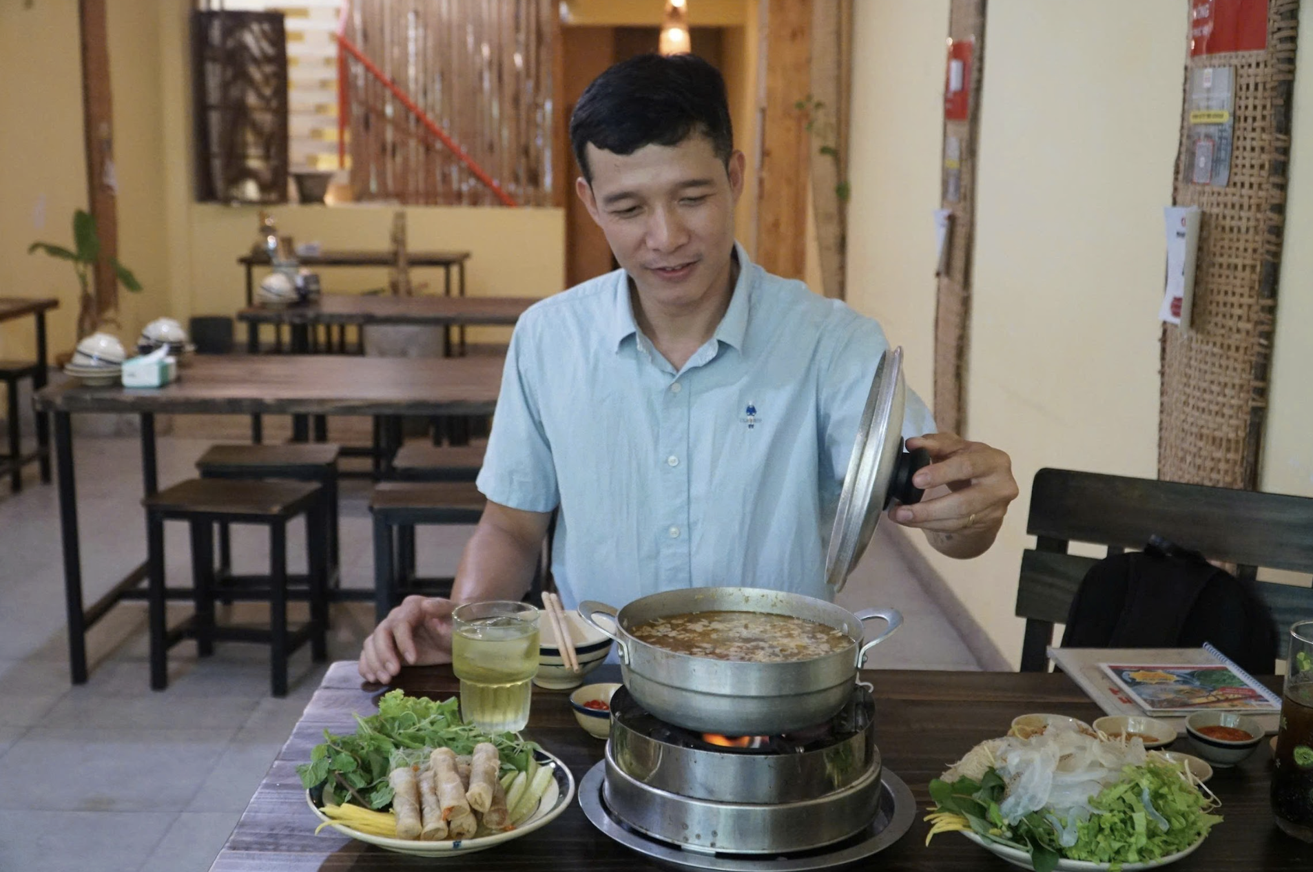 Đi t&igrave;m qu&aacute;n ăn qu&ecirc; hương ở TP.HCM: Giữ trọn vị m&oacute;n ngon xứ Nẫu! - Ảnh 1.