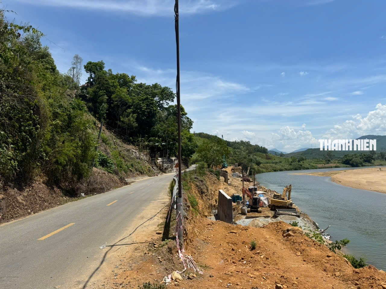 Dự án chống sạt lở chậm tiến độ, Sở Xây dựng Quảng Ngãi ra tối hậu thư- Ảnh 1. Dự án chống sạt lở chậm tiến độ, Sở Xây dựng Quảng Ngãi ra tối hậu thư- Ảnh 1.