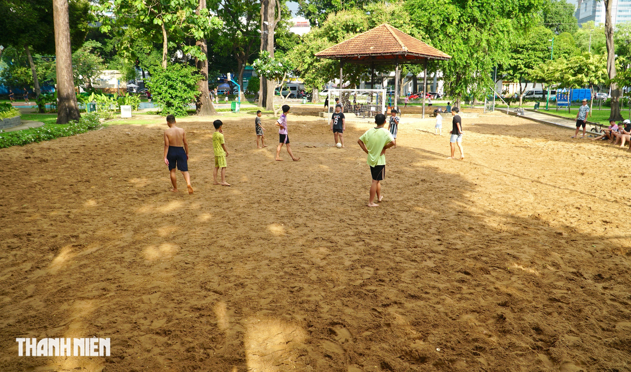 Có một công viên ở trung tâm TP.HCM xưa kia từng là nghĩa trang - Ảnh 12.