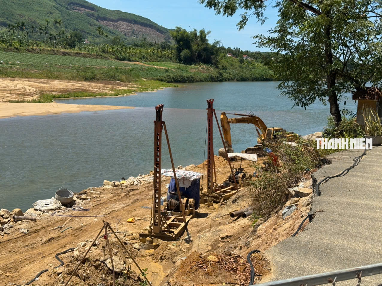Dự án chống sạt lở chậm tiến độ, Sở Xây dựng Quảng Ngãi ra tối hậu thư- Ảnh 4. Dự án chống sạt lở chậm tiến độ, Sở Xây dựng Quảng Ngãi ra tối hậu thư- Ảnh 4.