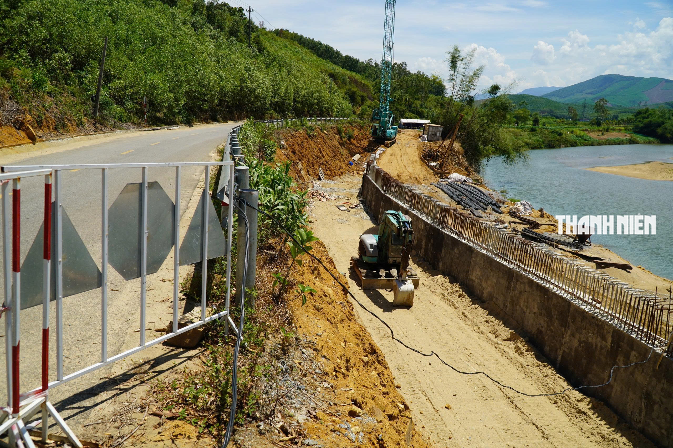 Dự án chống sạt lở chậm tiến độ, Sở Xây dựng Quảng Ngãi ra tối hậu thư- Ảnh 5. Dự án chống sạt lở chậm tiến độ, Sở Xây dựng Quảng Ngãi ra tối hậu thư- Ảnh 5.