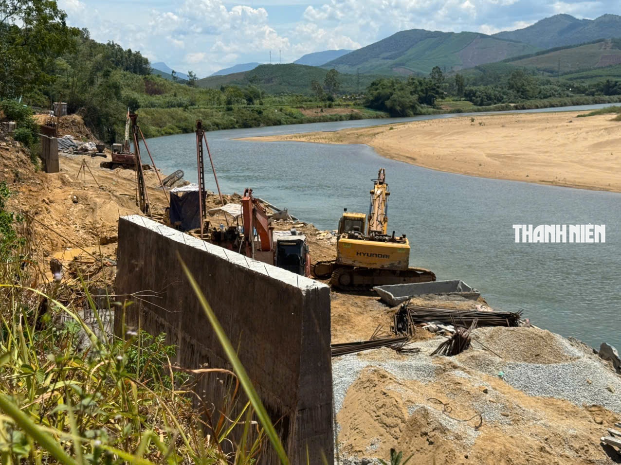 Dự án chống sạt lở chậm tiến độ, Sở Xây dựng Quảng Ngãi ra tối hậu thư- Ảnh 2. Dự án chống sạt lở chậm tiến độ, Sở Xây dựng Quảng Ngãi ra tối hậu thư- Ảnh 2.