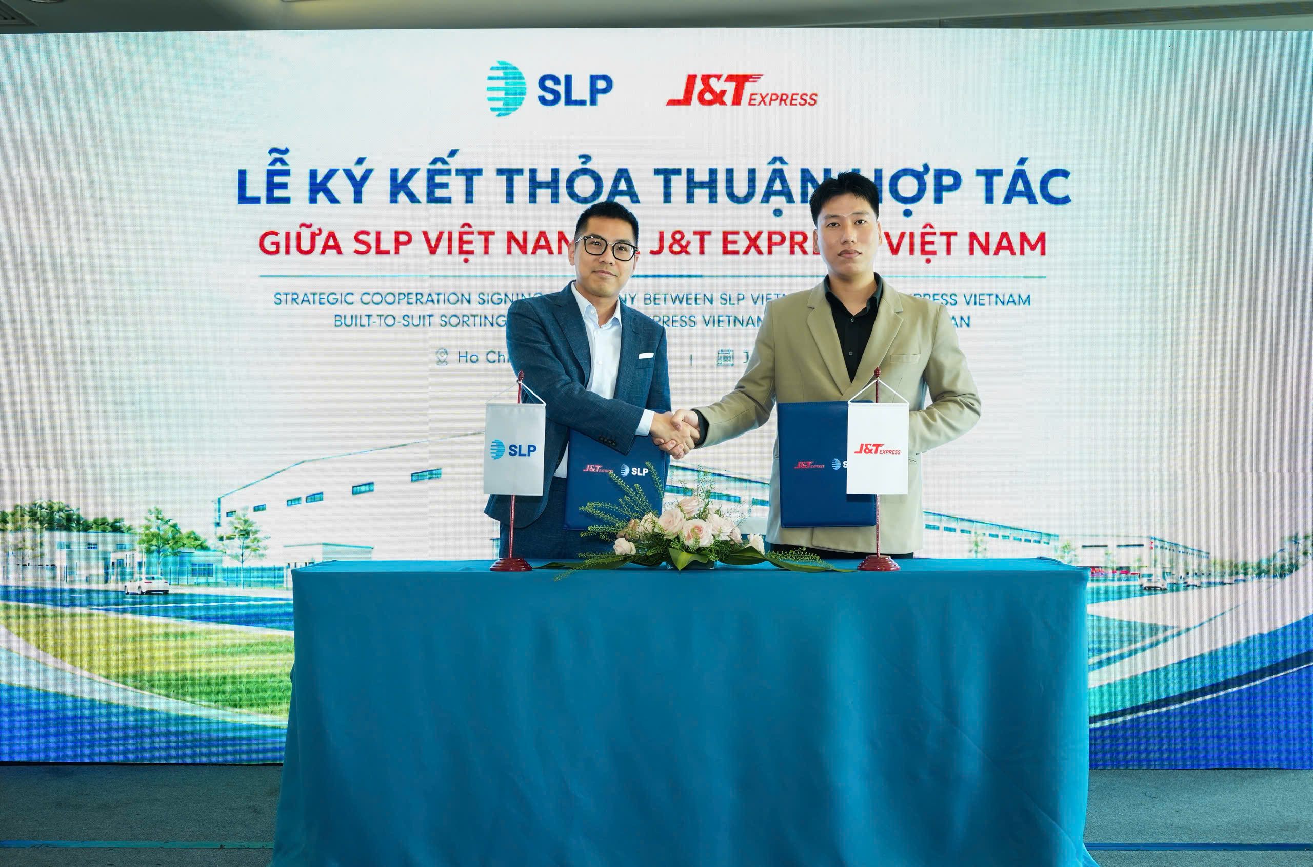 J&T Express Việt Nam và SLP Việt Nam hợp tác phát triển trung tâm logistics- Ảnh 1. J&T Express Việt Nam và SLP Việt Nam hợp tác phát triển trung tâm logistics- Ảnh 1.