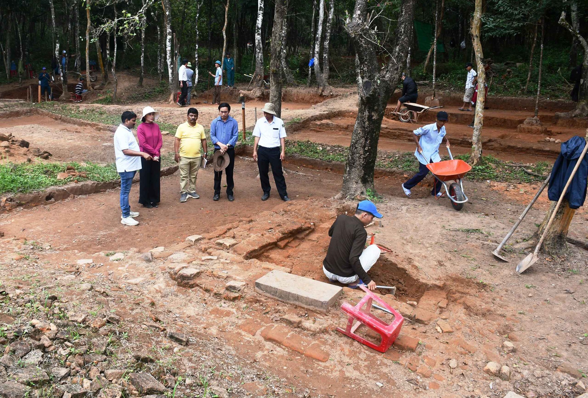 Cấp cứu vùng tháp của những bảo vật quốc gia ở Thánh địa Mỹ Sơn- Ảnh 1. Cấp cứu vùng tháp của những bảo vật quốc gia ở Thánh địa Mỹ Sơn- Ảnh 1.