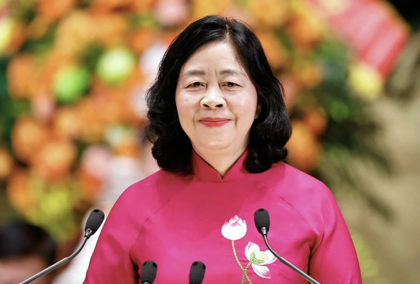 Chủ tịch Bùi Thị Minh Hoài chúc mừng Đại lễ Tam hợp của Phật giáo Tứ Ân Hiếu Nghĩa- Ảnh 1. Chủ tịch Bùi Thị Minh Hoài chúc mừng Đại lễ Tam hợp của Phật giáo Tứ Ân Hiếu Nghĩa- Ảnh 1.