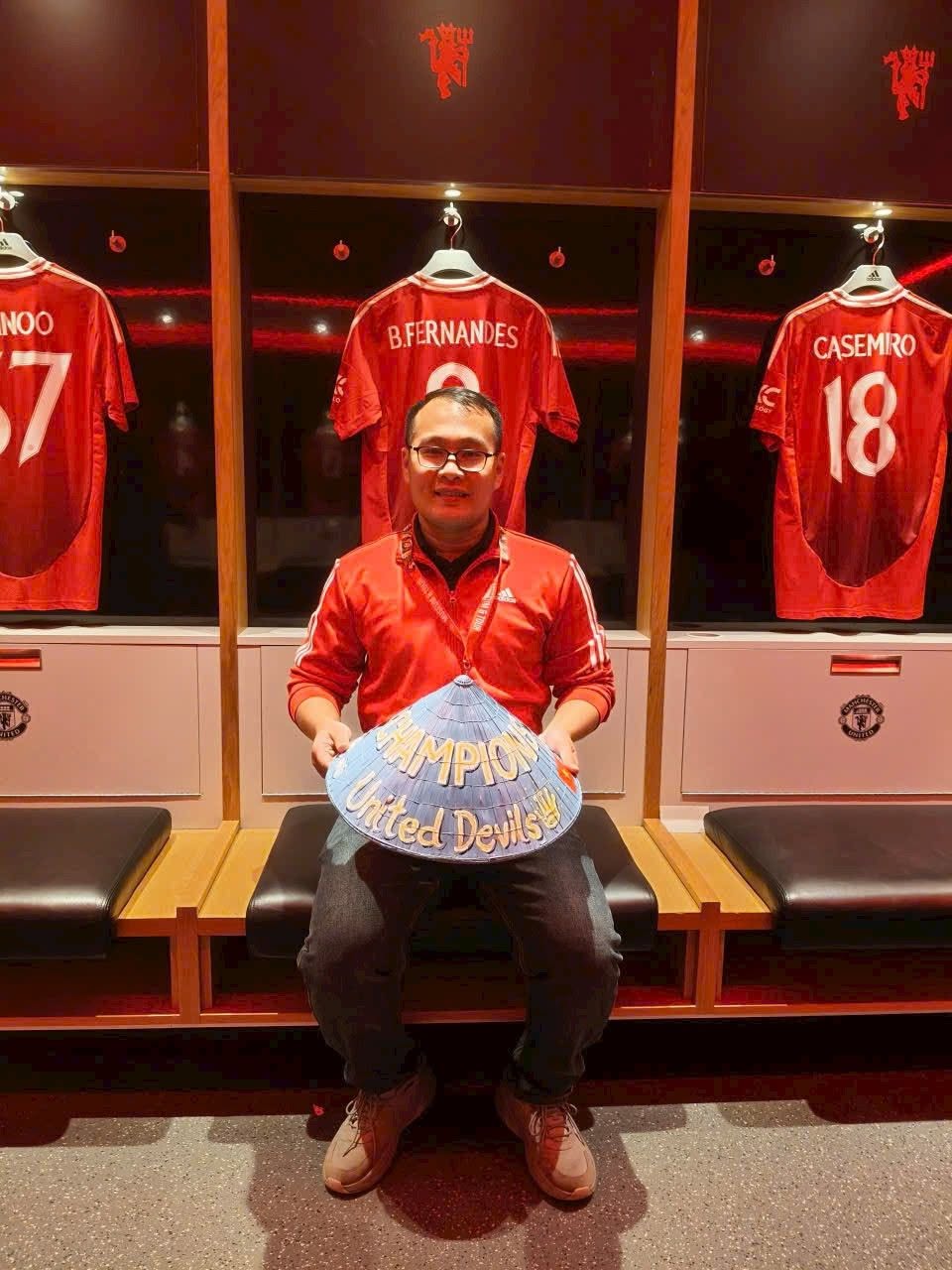 Người Việt mang n&oacute;n l&aacute; Việt Nam đi khắp nước Mỹ cổ động World Cup - Ảnh 7.