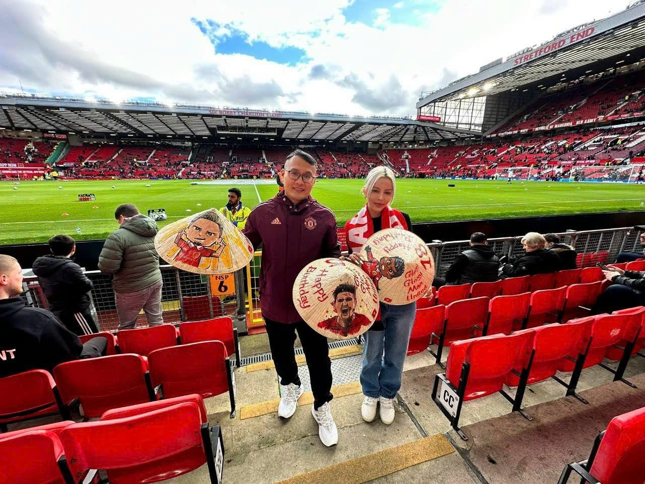 Người Việt mang n&oacute;n l&aacute; Việt Nam đi khắp nước Mỹ cổ động World Cup - Ảnh 2.
