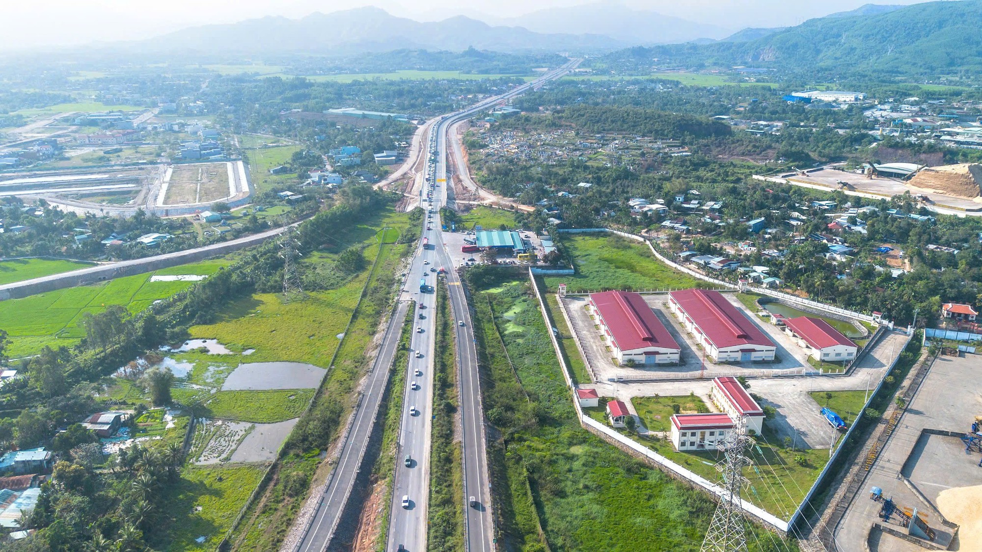 Thứ trưởng Bộ Xây dựng hối thúc giải ngân 400 tỉ đồng cao tốc Hòa Liên - Túy Loan- Ảnh 2.