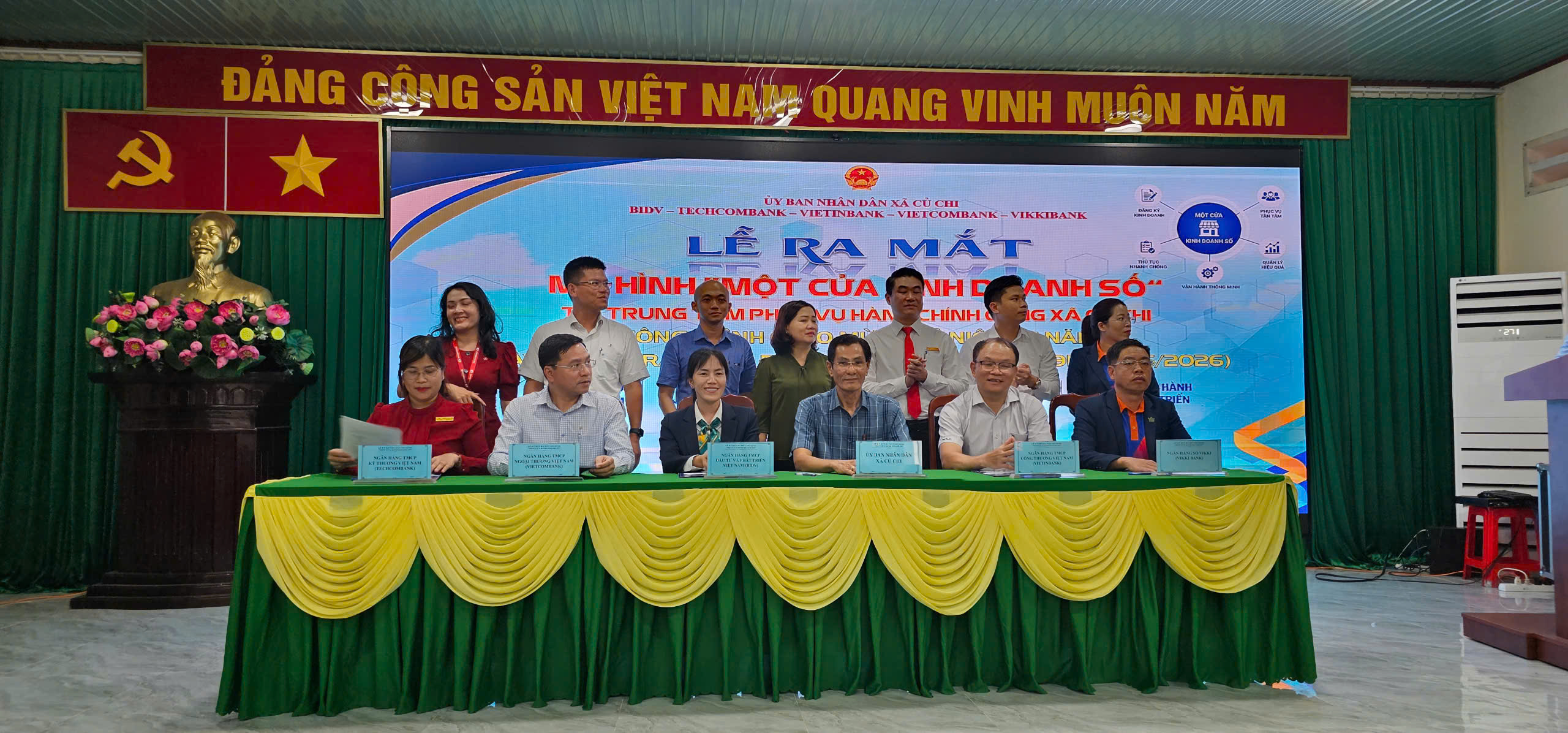 Xã Củ Chi ra mắt mô hình "Một cửa kinh doanh số" hỗ trợ người dân - Ảnh 1.