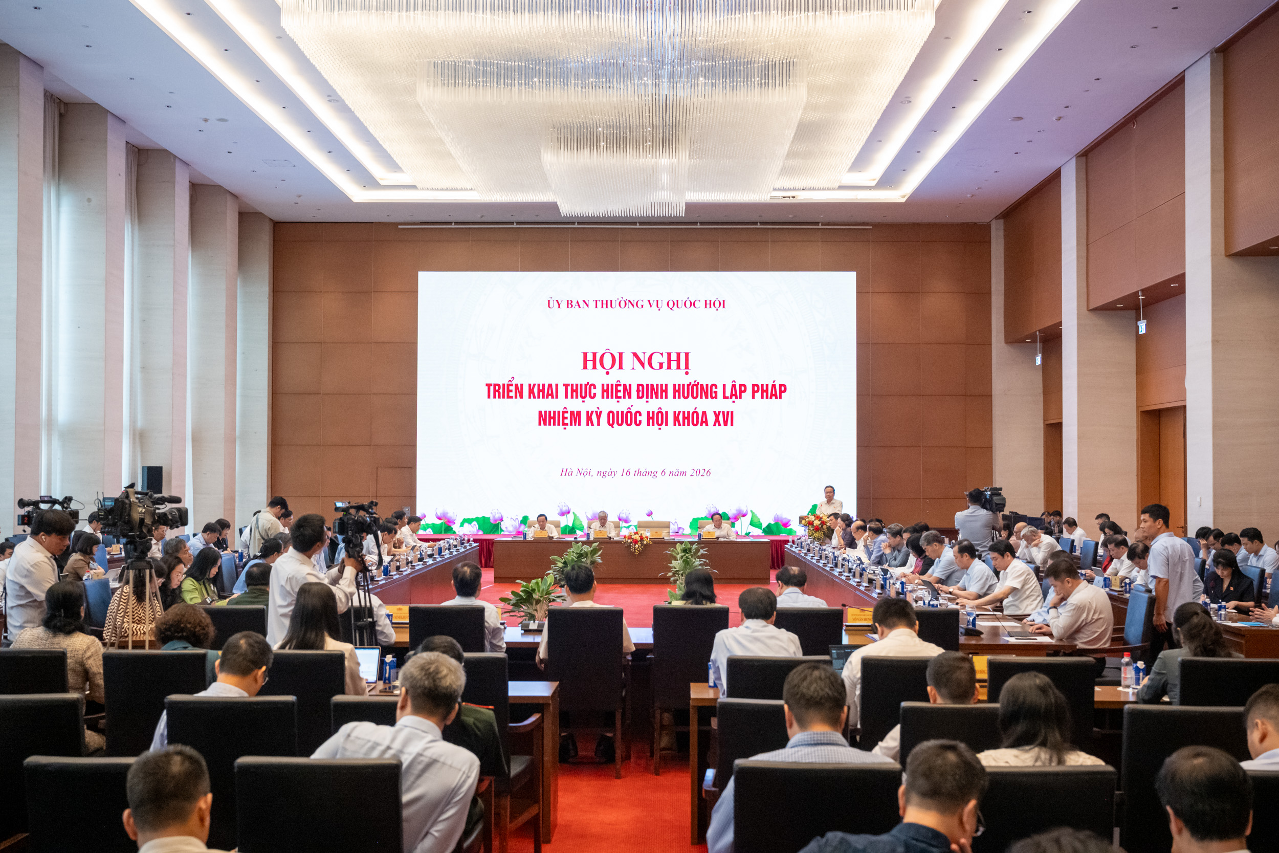 'Tránh tình trạng luật chờ nghị định, nghị định chờ thông tư'- Ảnh 2. 'Tránh tình trạng luật chờ nghị định, nghị định chờ thông tư'- Ảnh 2.