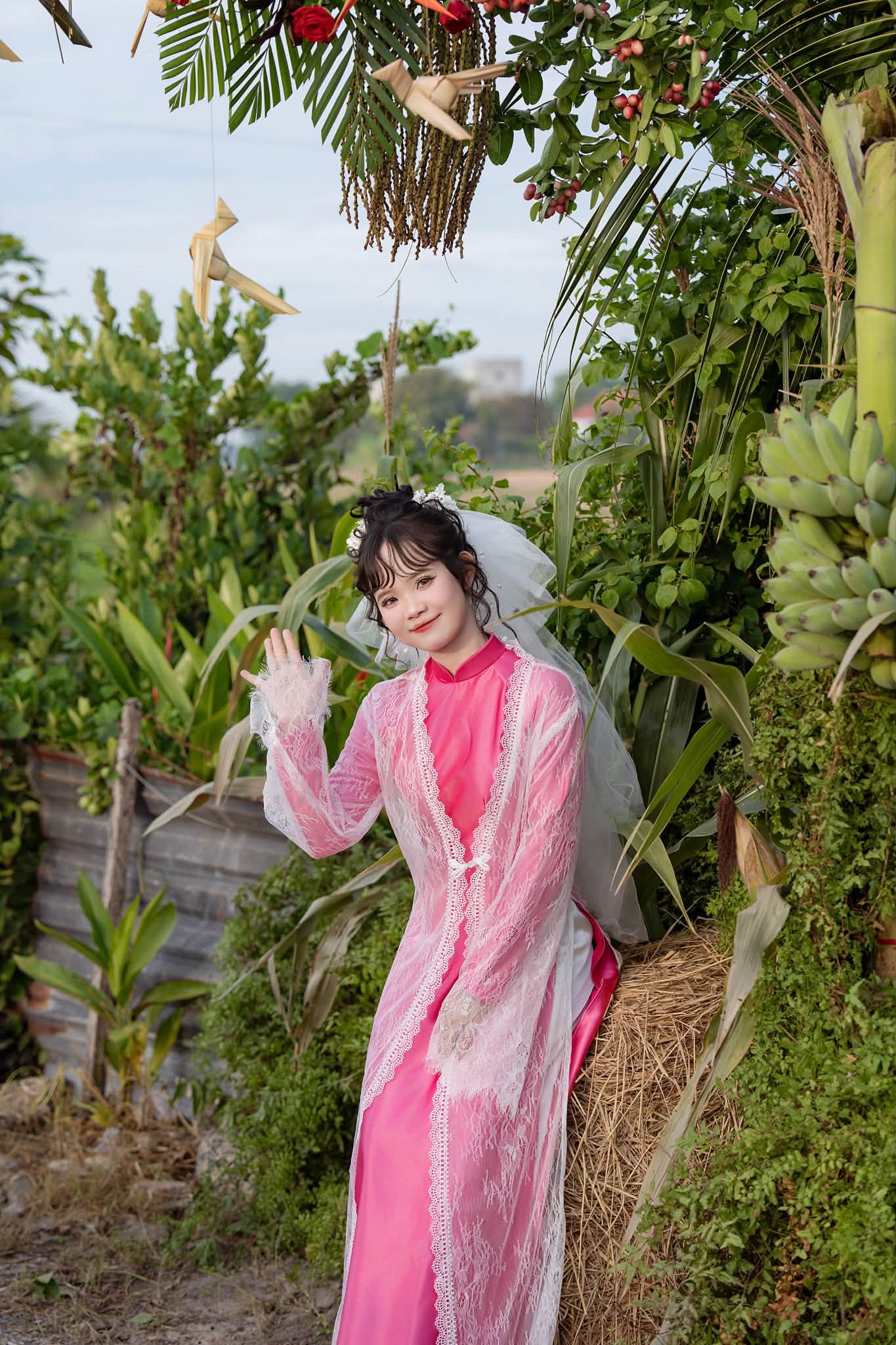 C&ocirc; d&acirc;u 'g&acirc;y sốt' v&igrave; biến c&acirc;y nh&agrave; l&aacute; vườn th&agrave;nh lễ ăn hỏi đẹp như phim - Ảnh 7.