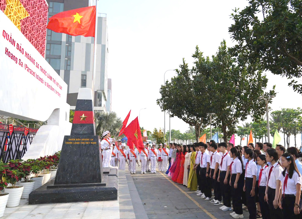 Chuyện ghi ở Chi bộ đặc khu Hoàng Sa- Ảnh 1. Chuyện ghi ở Chi bộ đặc khu Hoàng Sa- Ảnh 1.