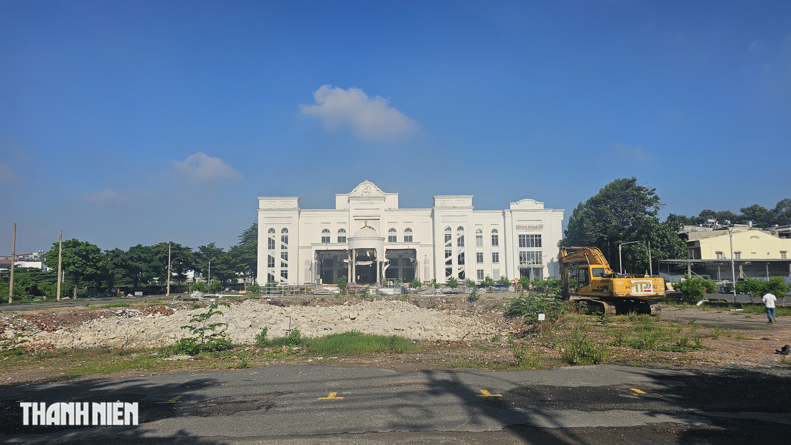 Th&agrave;nh phố Đồng Nai: Th&aacute;o dỡ t&ograve;a nh&agrave; cuối c&ugrave;ng của khu phức hợp Eros Palace- Ảnh 5.