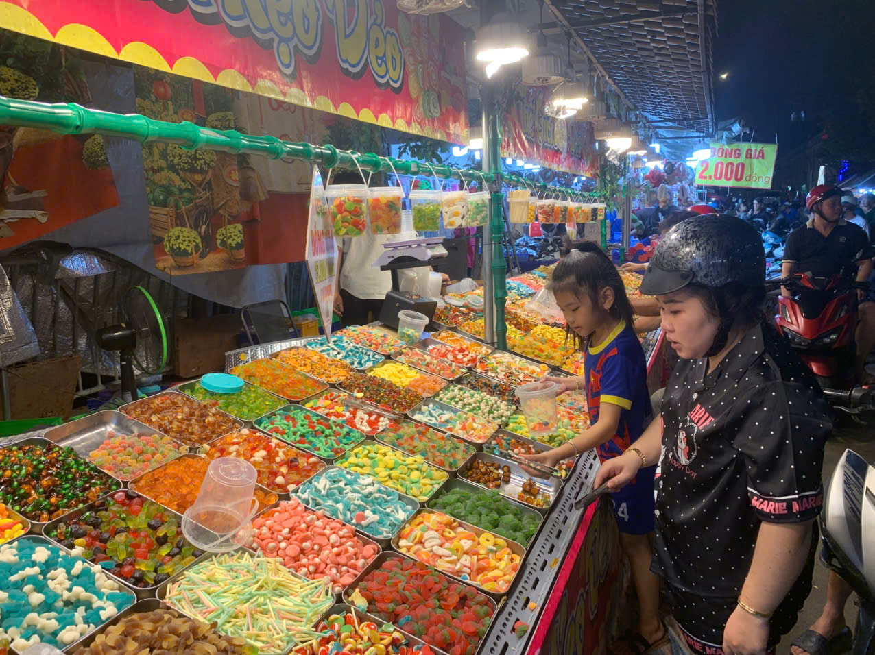 Có một nơi ở TP.HCM mà người trẻ tha hồ ăn trái cây - Ảnh 7.