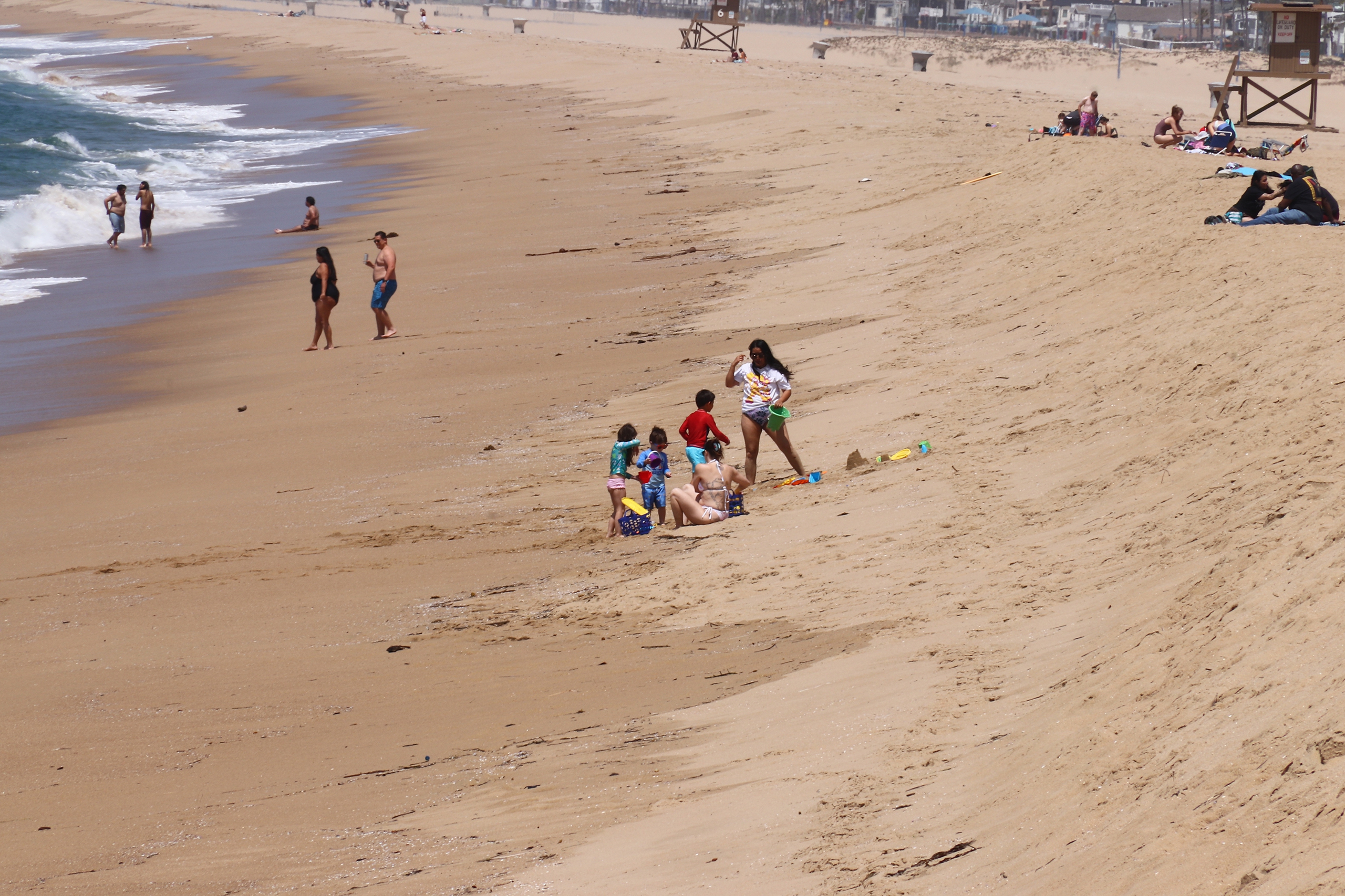 Newport Beach: Vẻ đẹp California gợi nhớ biển Mũi Né - Ảnh 1.