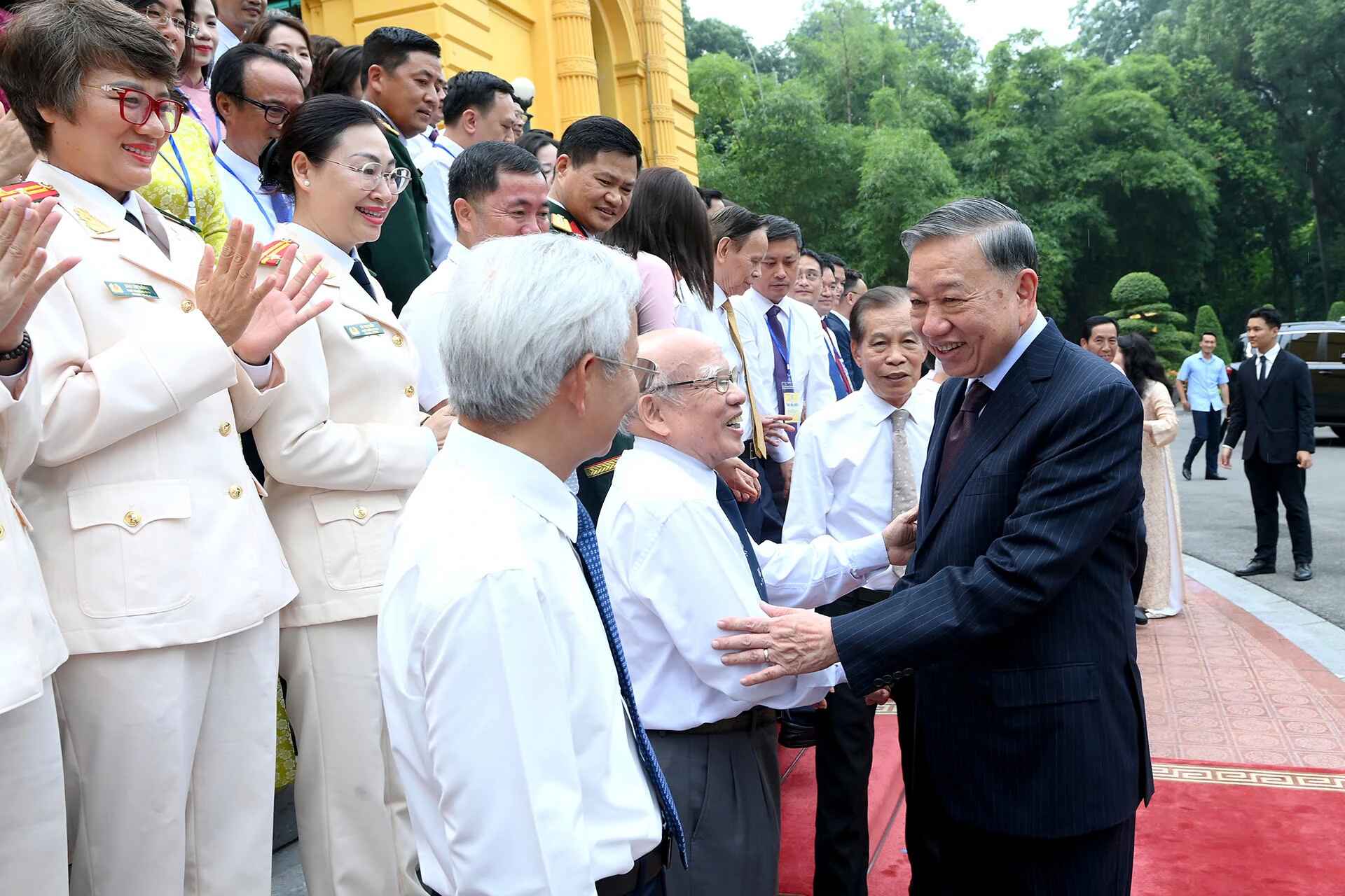 Trí tuệ nhân tạo không thể thay thế bản lĩnh, trách nhiệm của nhà báo - Ảnh 1. Trí tuệ nhân tạo không thể thay thế bản lĩnh, trách nhiệm của nhà báo - Ảnh 1.