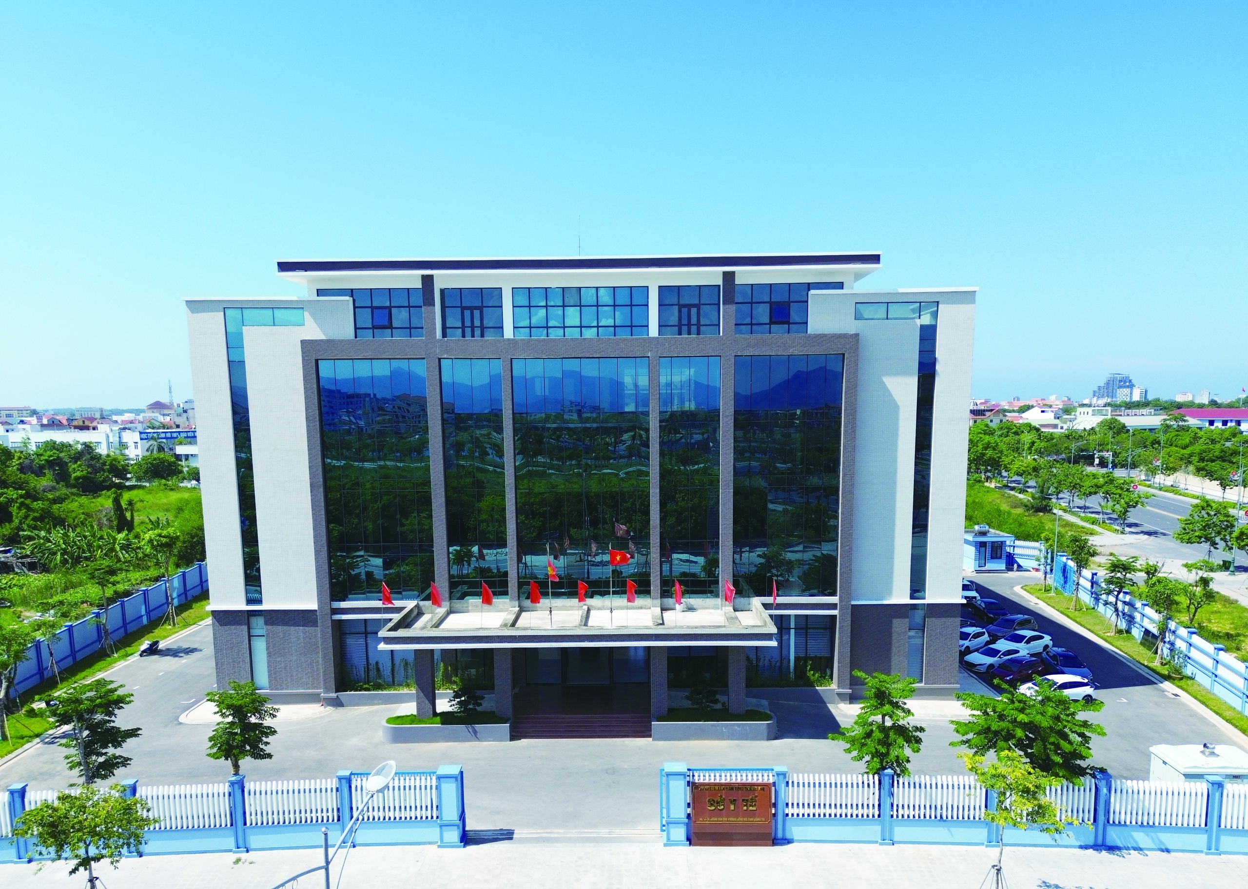 Tập huấn toàn diện, nâng chất lượng nguồn nhân lực ngành y tế Quảng Trị- Ảnh 1. Tập huấn toàn diện, nâng chất lượng nguồn nhân lực ngành y tế Quảng Trị- Ảnh 1.