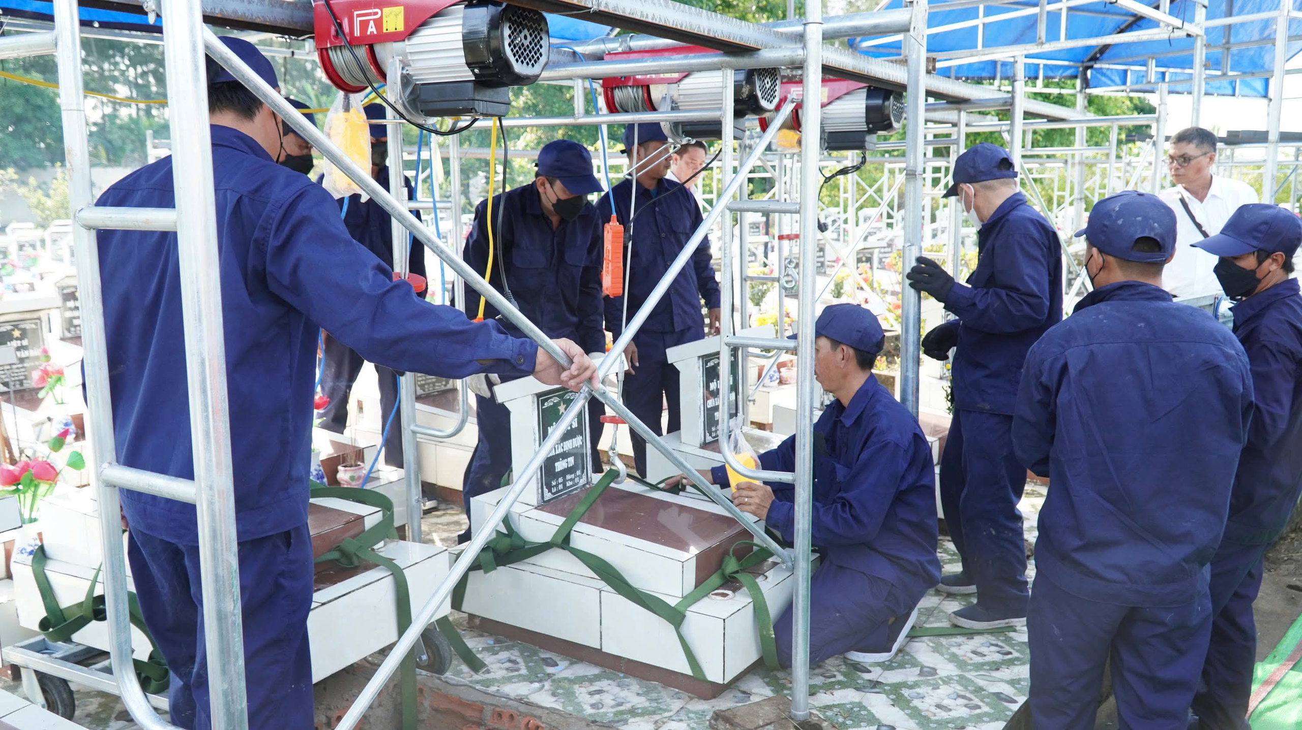 Cà Mau lấy mẫu giám định ADN cho 263 liệt sĩ chưa xác định được danh tính Cà Mau lấy mẫu giám định ADN cho 263 liệt sĩ chưa xác định được danh tính- Ảnh 2.