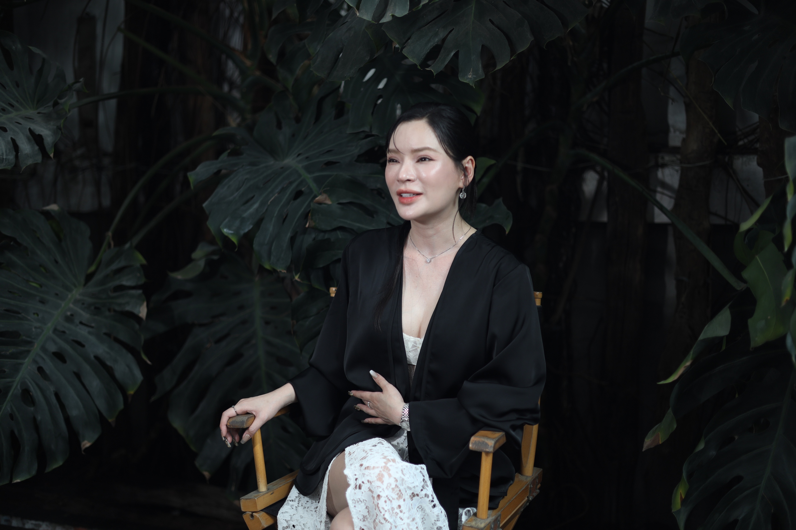 Nữ diễn viên 'Quả tim máu' hé lộ biến cố bể nợ phải rời showbiz 12 năm - Ảnh 1.