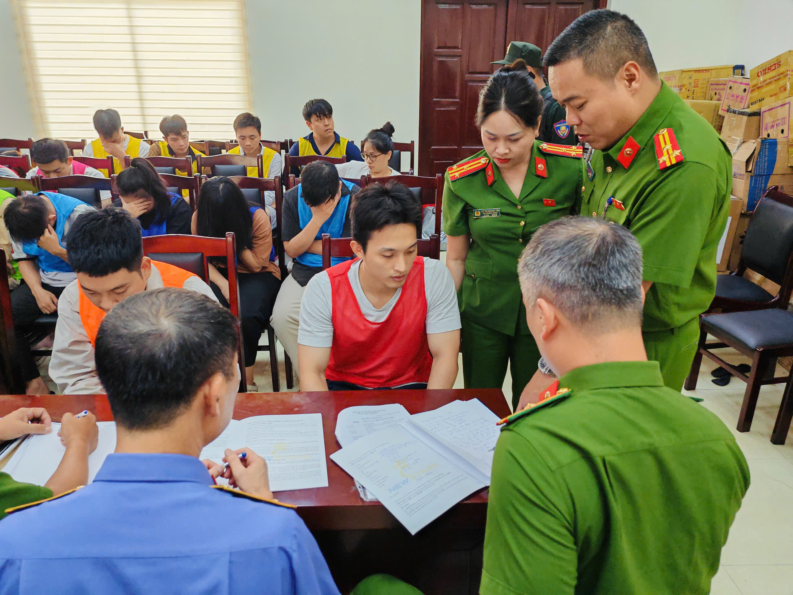 Khởi tố 187 bị can trong vụ 'hợp đồng kỳ nghỉ'- Ảnh 3. Khởi tố 187 bị can trong vụ 'hợp đồng kỳ nghỉ'- Ảnh 3.