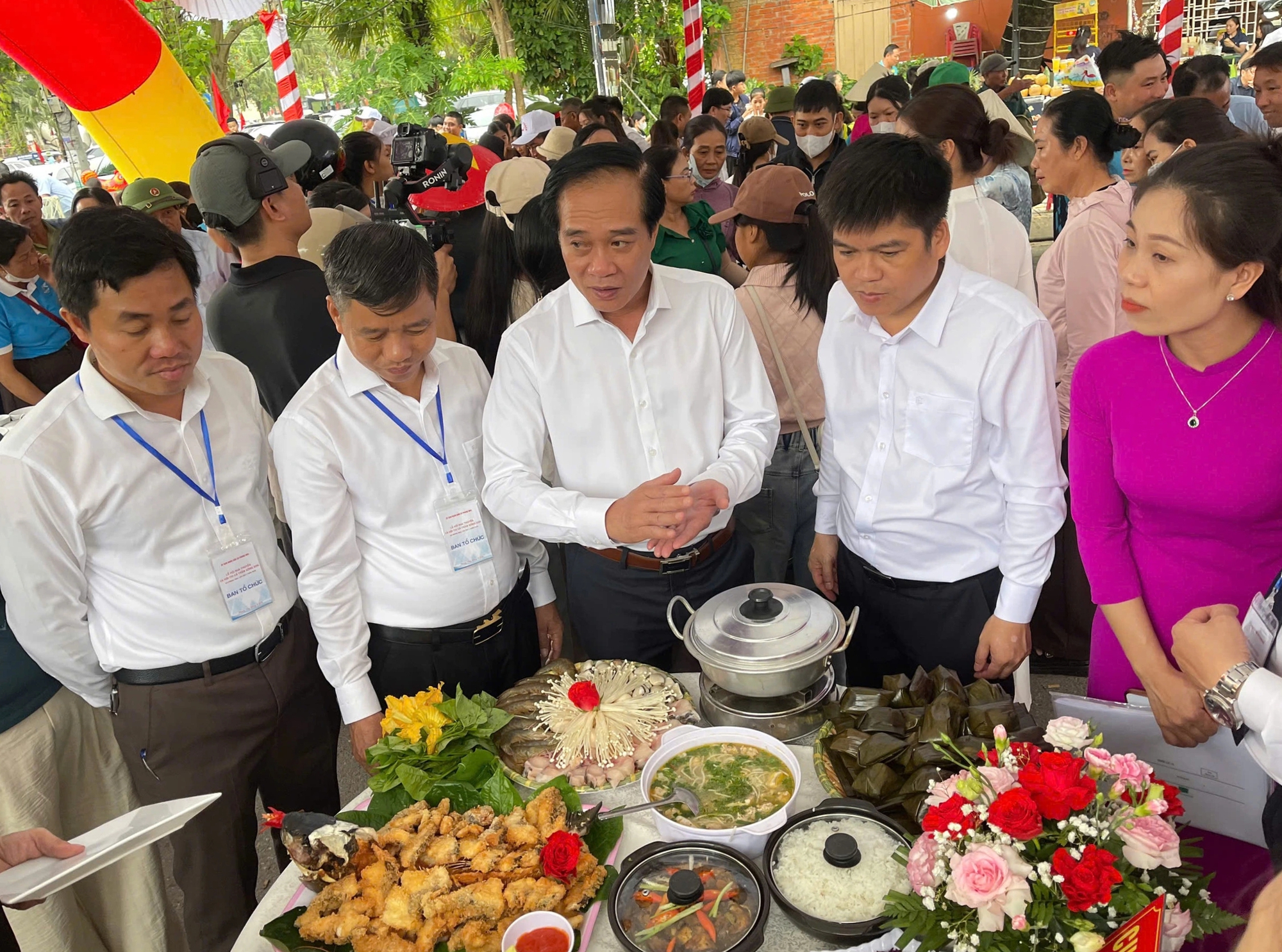 Thi "hoa hậu cá trắm" ở Phong Nha - Ảnh 9.