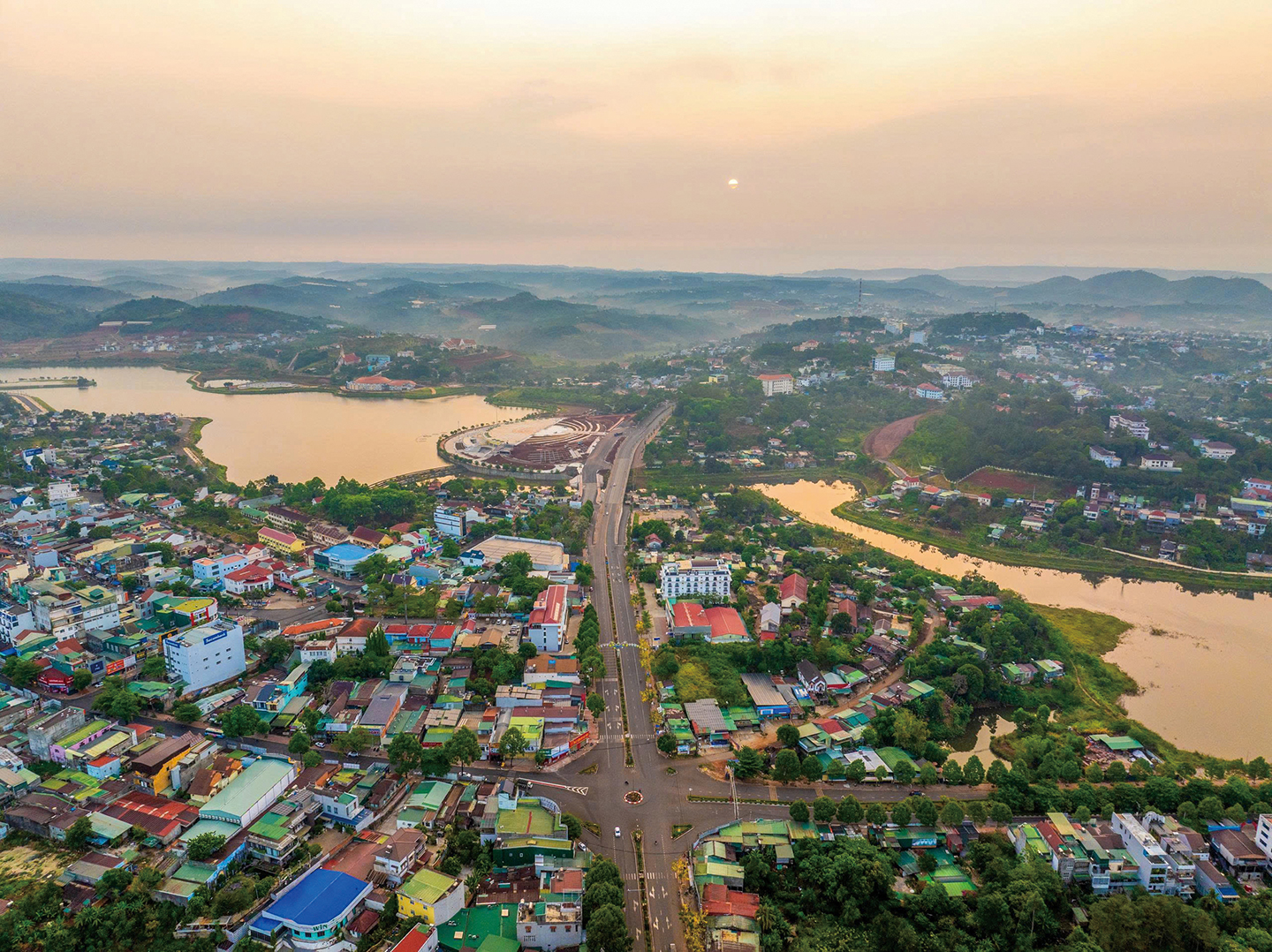 Điểm nhấn về không gian, cảnh quan và diện mạo đô thị Bắc Gia Nghĩa - Ảnh 2.