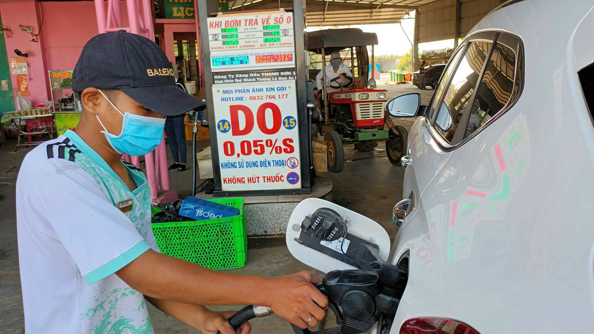 Giá xăng dầu hôm nay 17.6.2026: Trong nước sắp có đợt giảm giá mạnh - Ảnh 1.