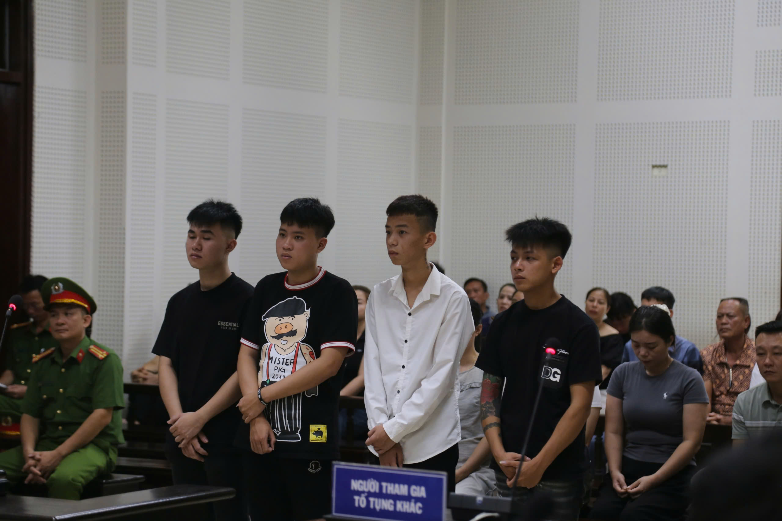     ụ học viên bị đánh tử vong: 4 bị cáo lĩnh án tù - Ảnh 2.