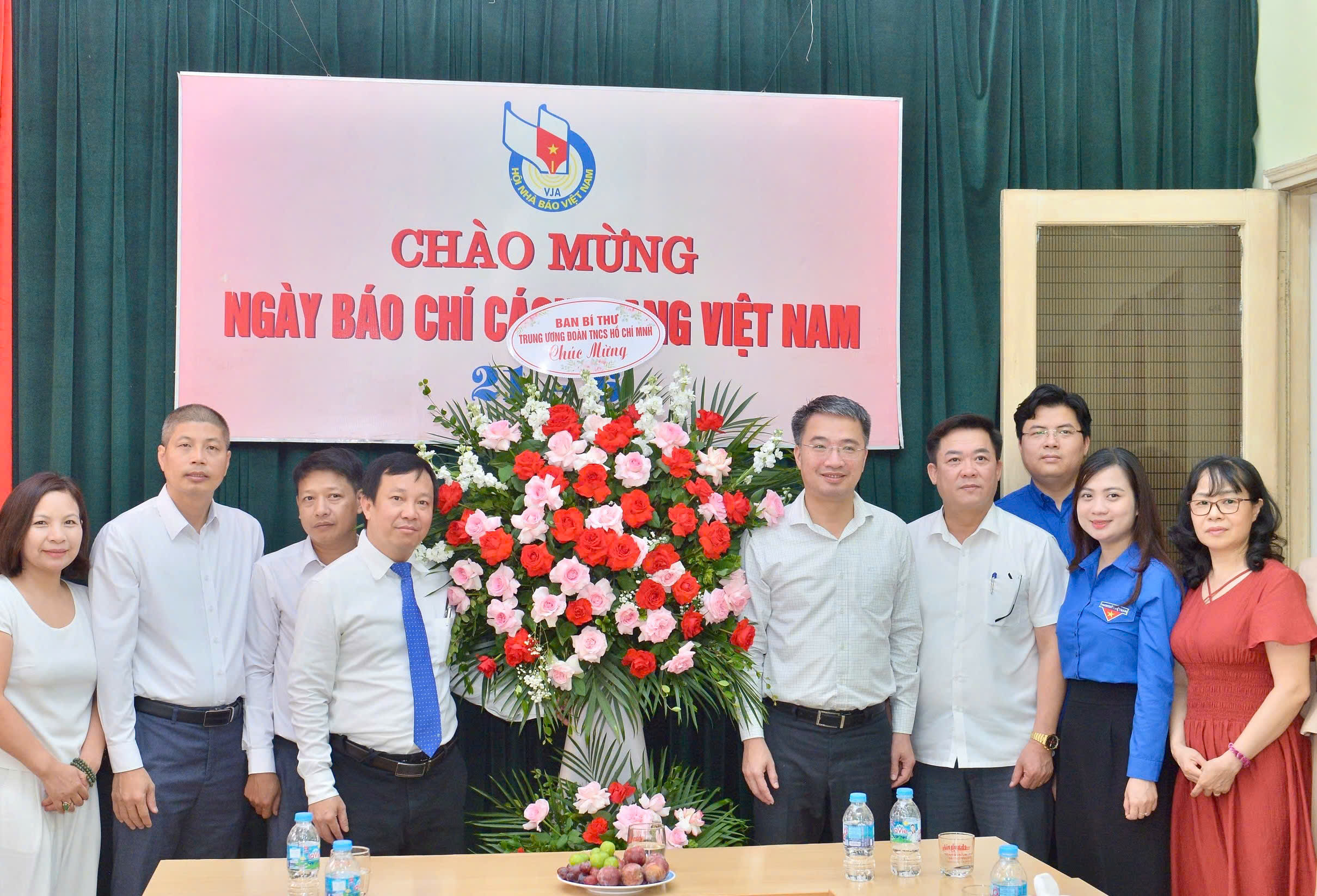 Bí thư T.Ư Đoàn Nguyễn Tường Lâm chúc mừng Ngày Báo chí cách mạng Việt Nam- Ảnh 1. Bí thư T.Ư Đoàn Nguyễn Tường Lâm chúc mừng Ngày Báo chí cách mạng Việt Nam- Ảnh 1.