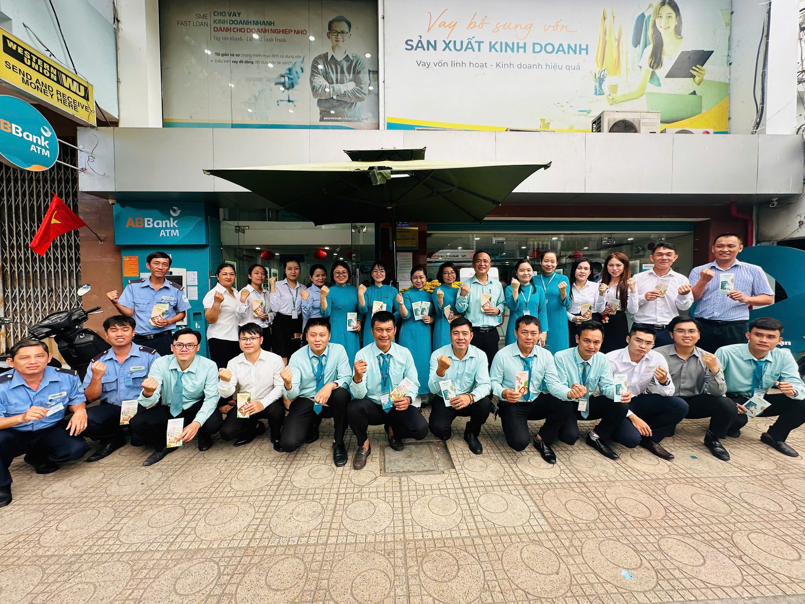 ABBank Khánh Hòa đồng hành cùng khách hàng trong kỷ nguyên số- Ảnh 3. ABBank Khánh Hòa đồng hành cùng khách hàng trong kỷ nguyên số- Ảnh 3.