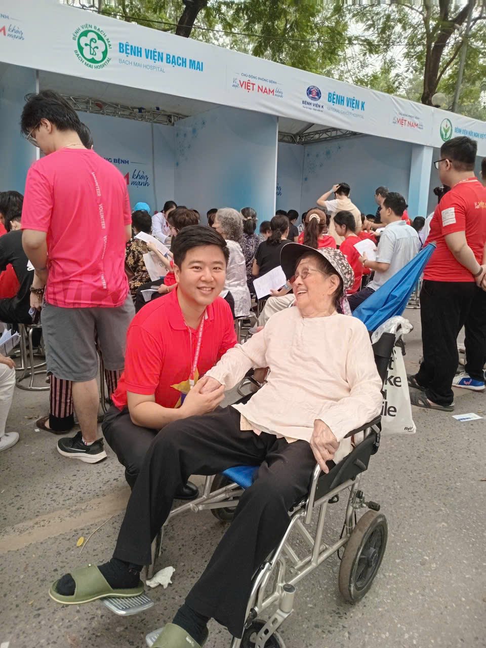 Chuyên gia Viện Tim mạch Việt Nam tư vấn sự kiện 'Sức Mạnh Trị Liệu Của Biển'- Ảnh 3. Chuyên gia Viện Tim mạch Việt Nam tư vấn sự kiện 'Sức Mạnh Trị Liệu Của Biển'- Ảnh 3.