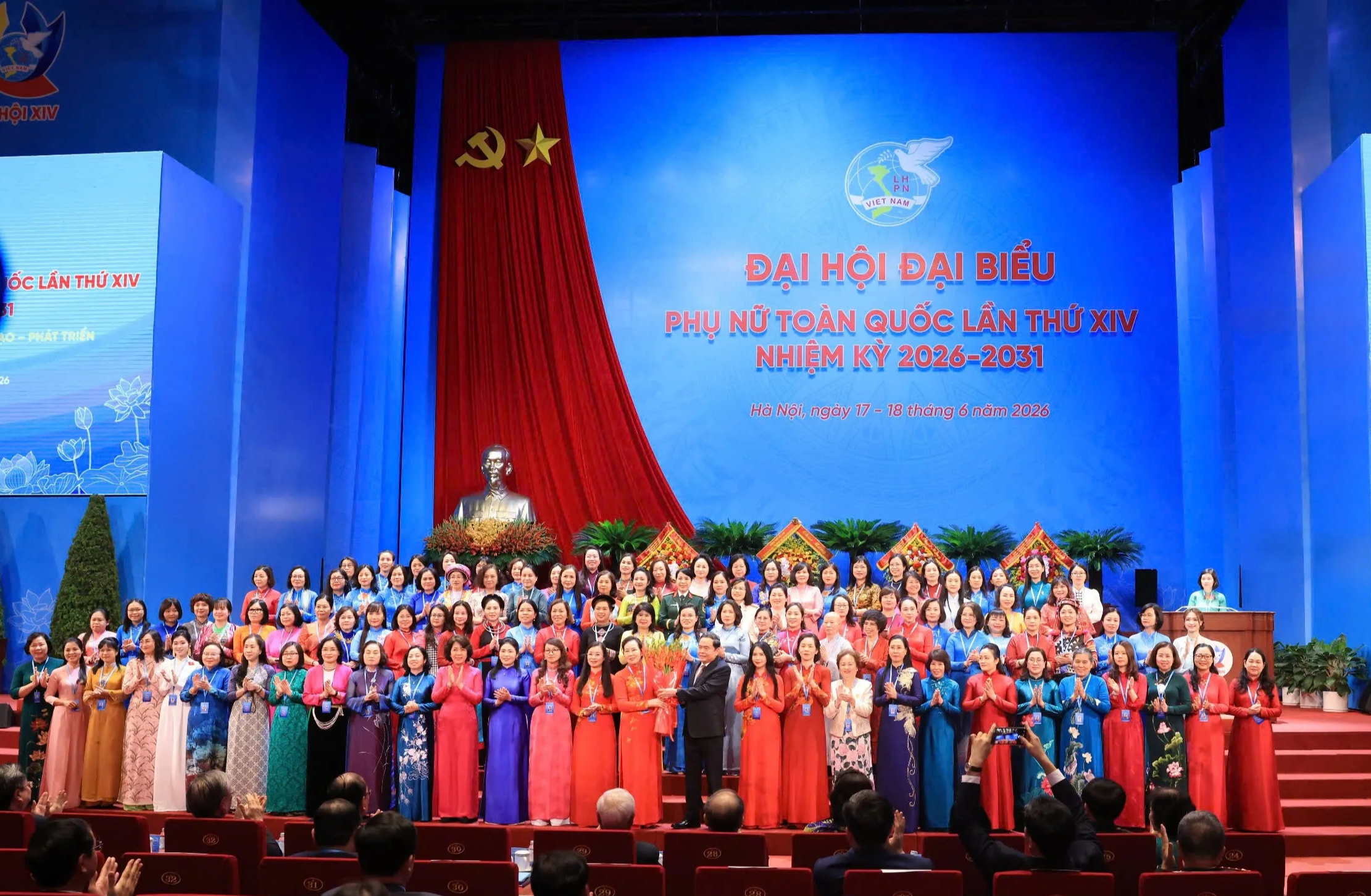 Bà Lê Thị Thủy tái đắc cử Chủ tịch Hội Liên hiệp Phụ nữ Việt Nam- Ảnh 2. Bà Lê Thị Thủy tái đắc cử Chủ tịch Hội Liên hiệp Phụ nữ Việt Nam- Ảnh 2.