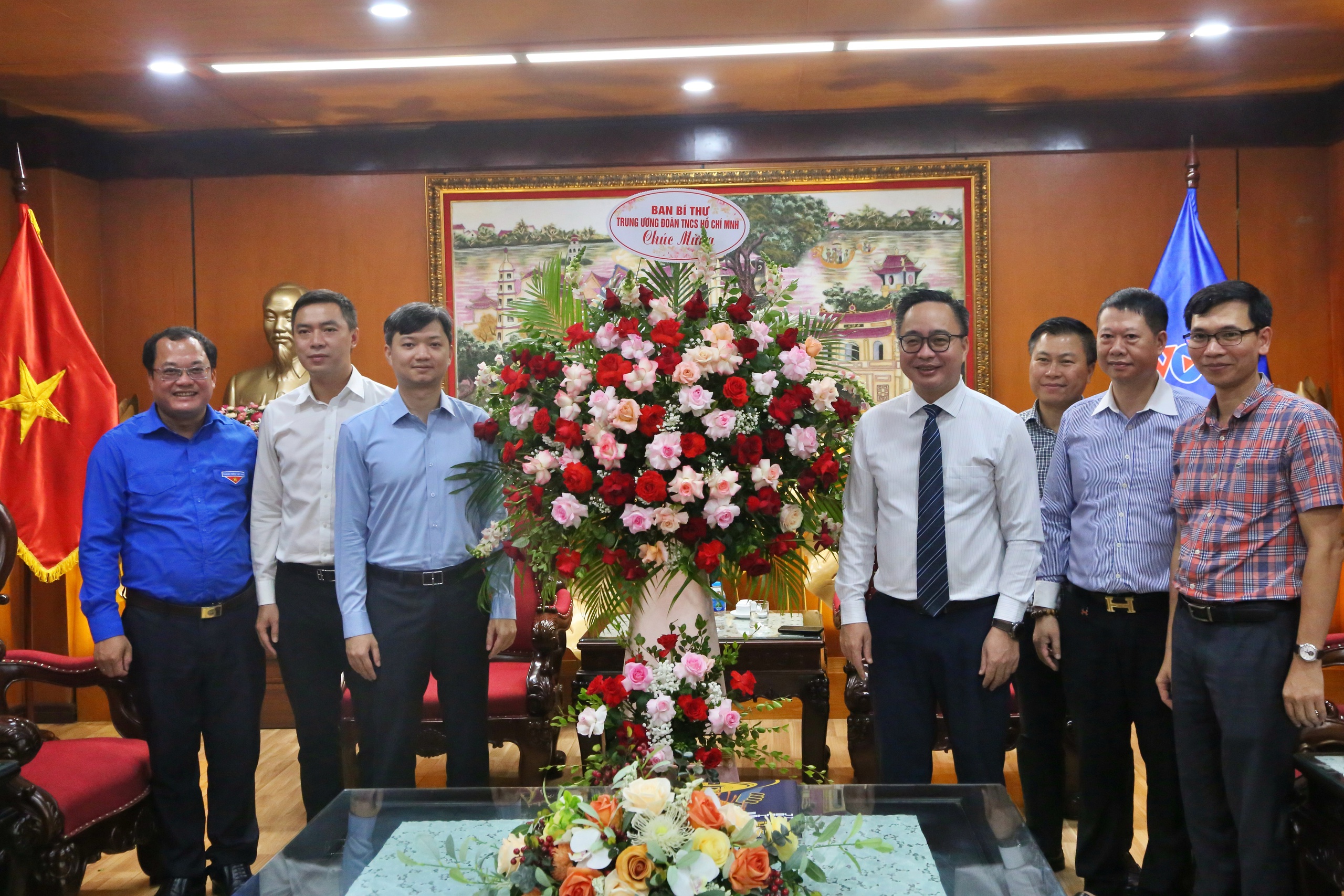 Anh Nguyễn Minh Triết chúc mừng các cơ quan báo chí nhân ngày 21.6- Ảnh 6. Anh Nguyễn Minh Triết chúc mừng các cơ quan báo chí nhân ngày 21.6- Ảnh 6.