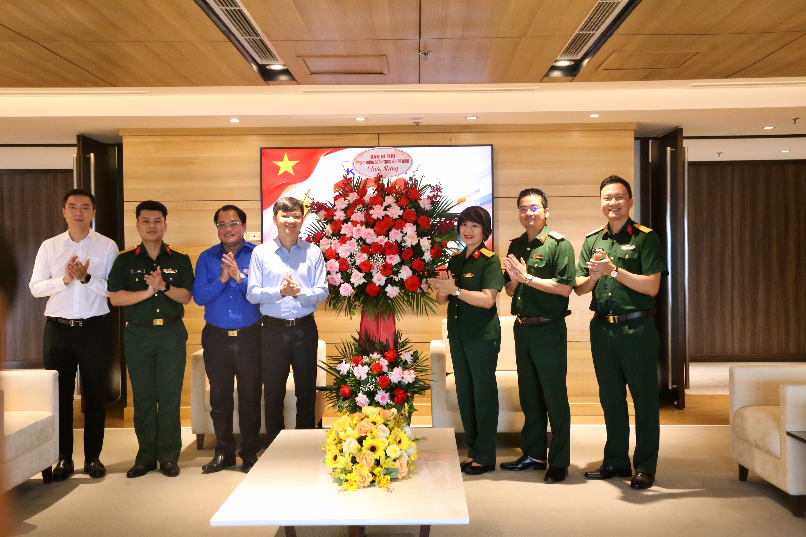 Anh Nguyễn Minh Triết chúc mừng các cơ quan báo chí nhân ngày 21.6- Ảnh 5. Anh Nguyễn Minh Triết chúc mừng các cơ quan báo chí nhân ngày 21.6- Ảnh 5.