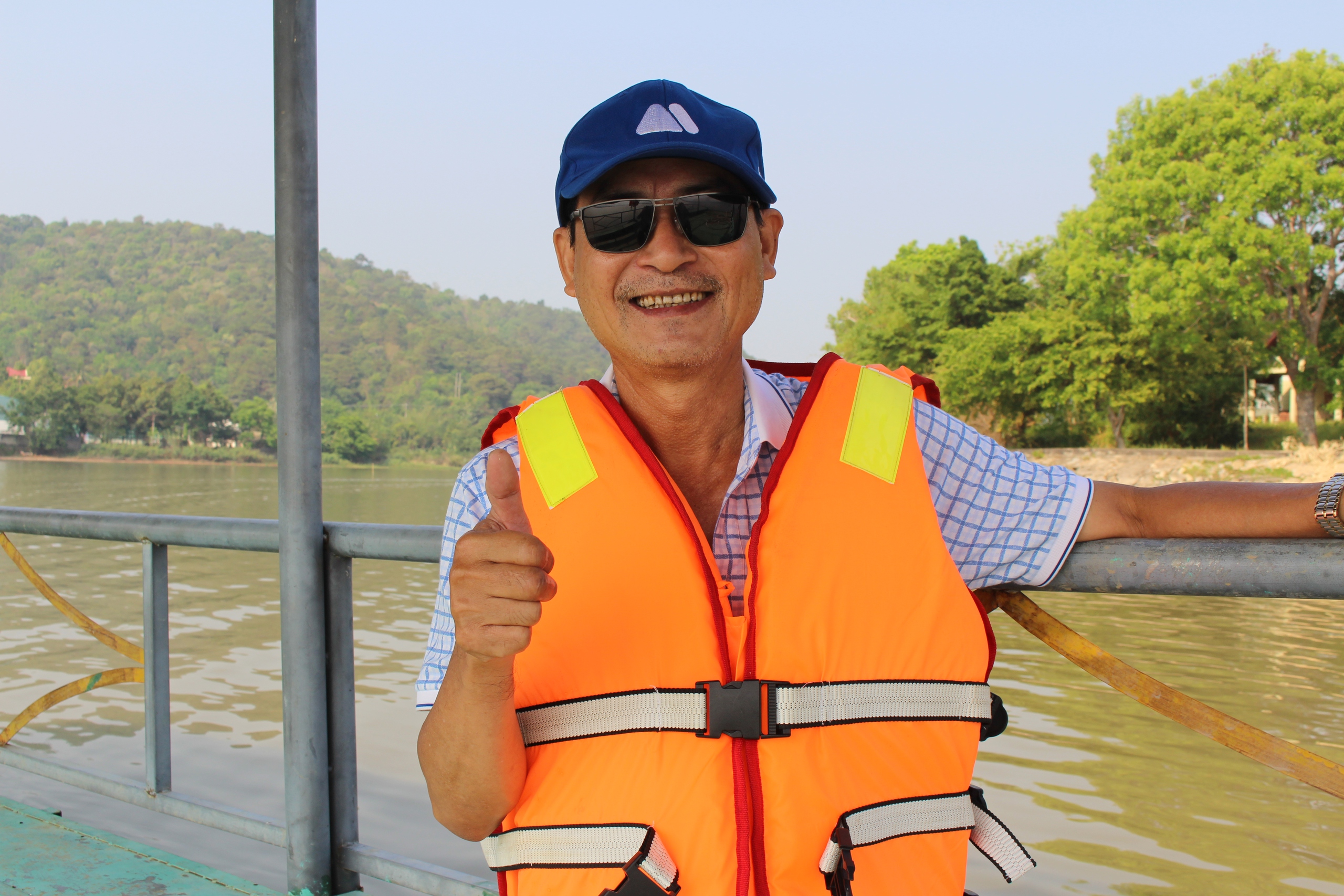 Hồ Lắk - 'túi cá' Tây nguyên đang 'ngạt thở'- Ảnh 2. Hồ Lắk - 'túi cá' Tây nguyên đang 'ngạt thở'- Ảnh 2.